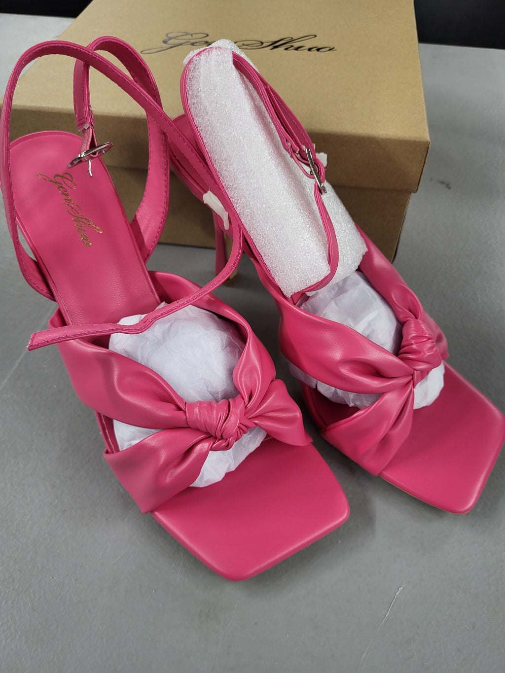 Genshuo Square Toe High Heeled Sandal (Size 9.5)