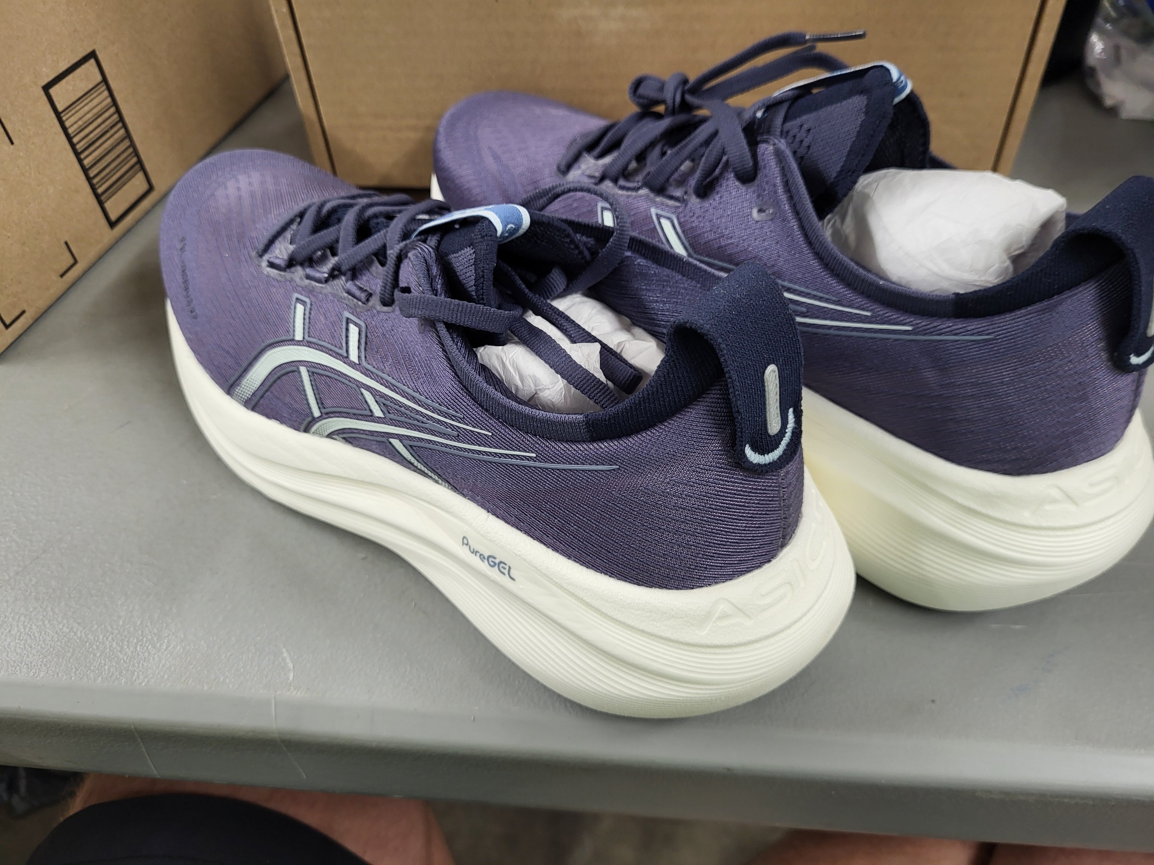 ASICS Nimbus 27 Running Shoes (Men's 11)