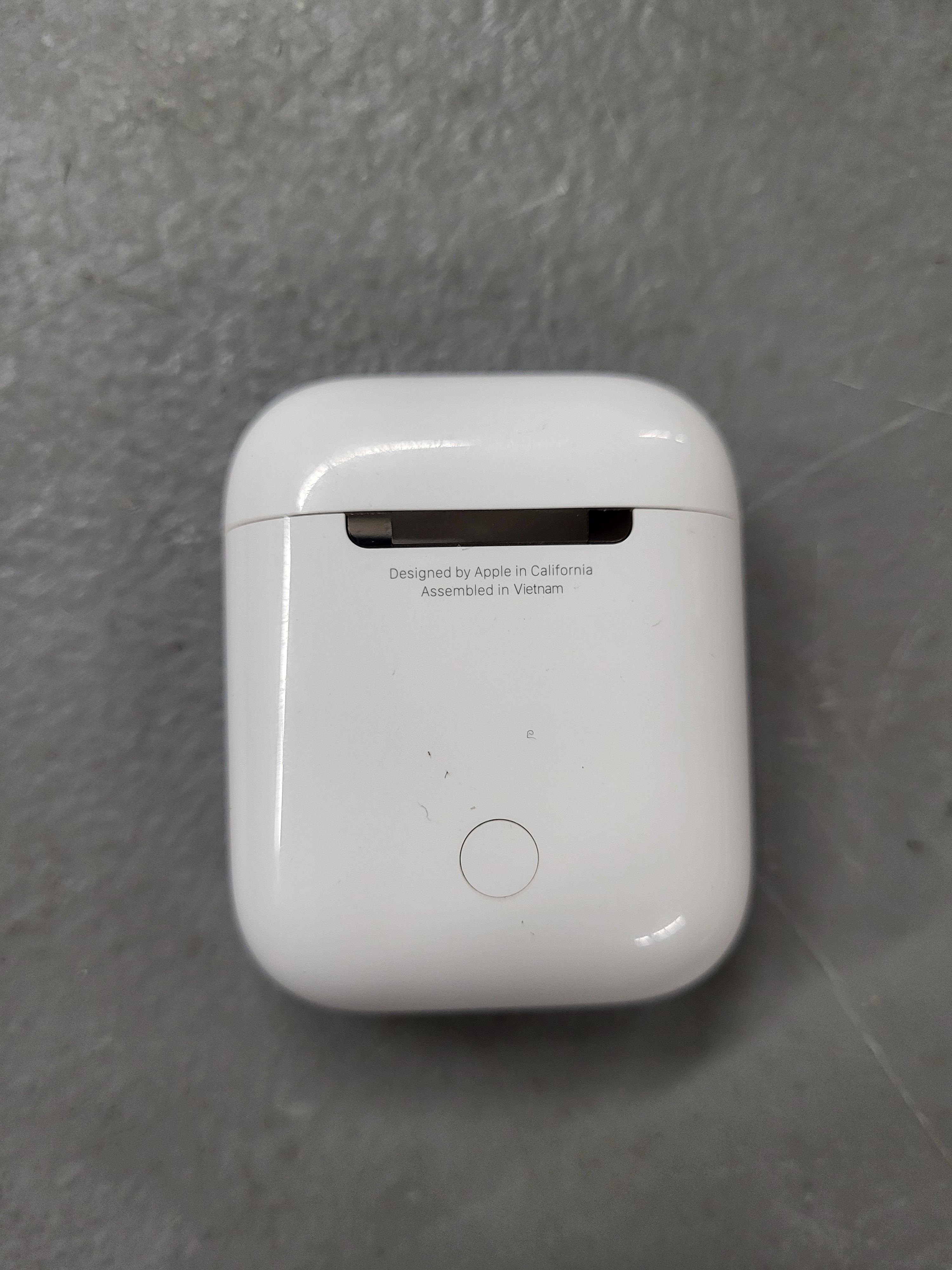 2nd Gen Apple Airpods (Refurbished)