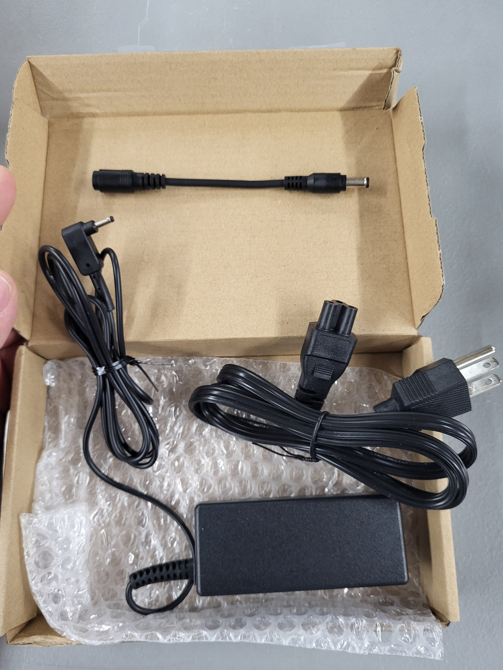 45W Power Supply Compatible with Acer Aspire A315-23 A315-24P A315-35 A317-53 A317-54 A317-55P A115-32 A314-22 A314-23P A514-55 A515-45 A517-52 A314-36P Aspire 1 3 5 Series Charger 3.0 * 1.0mm