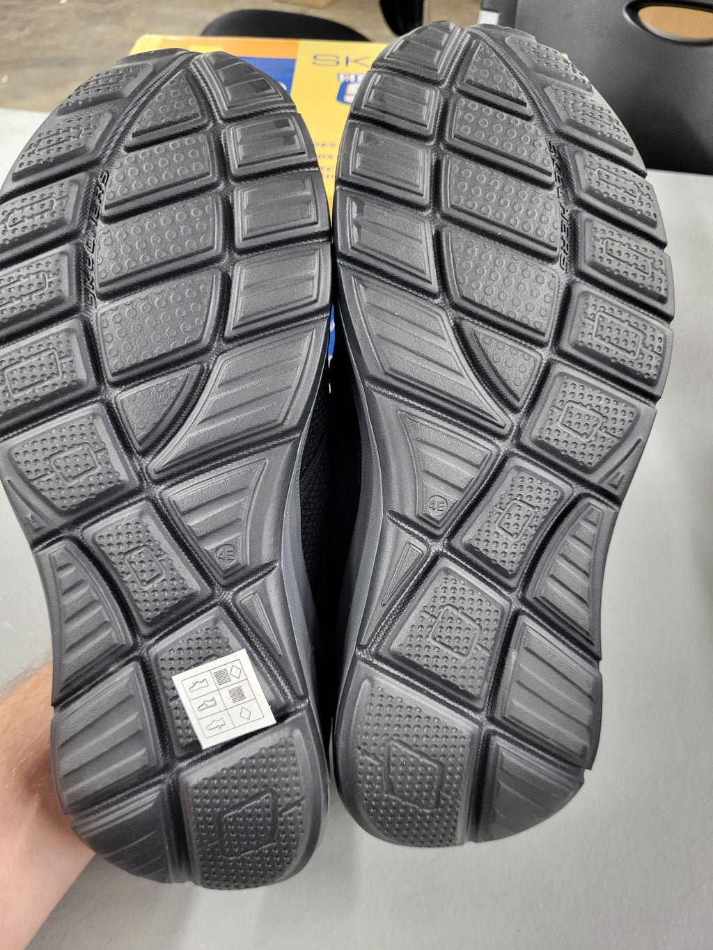 Skechers Equalizer 5.0 Extra Wide Fit (Size 7)