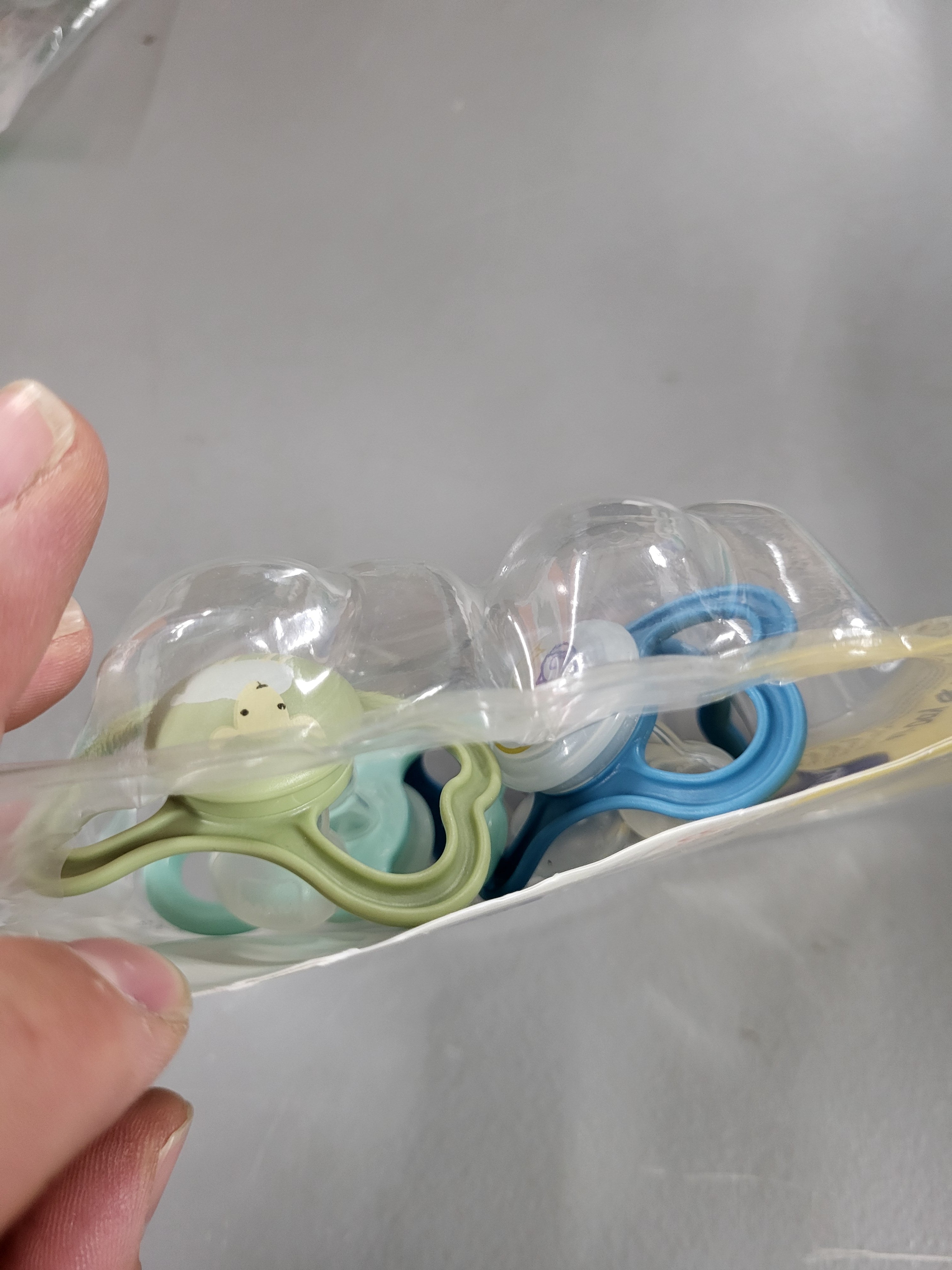 Air Pacifier 4 pack (6-16 months)