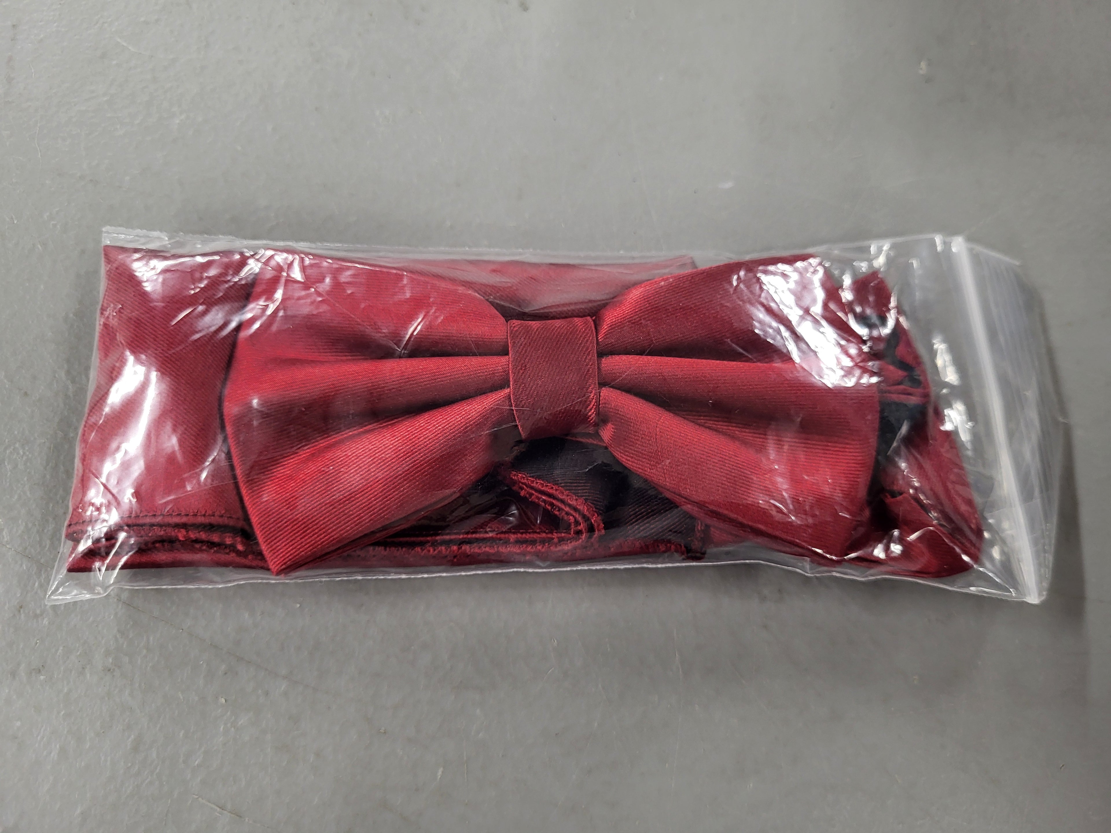 Adjustable Bow Tie with Pocket Square