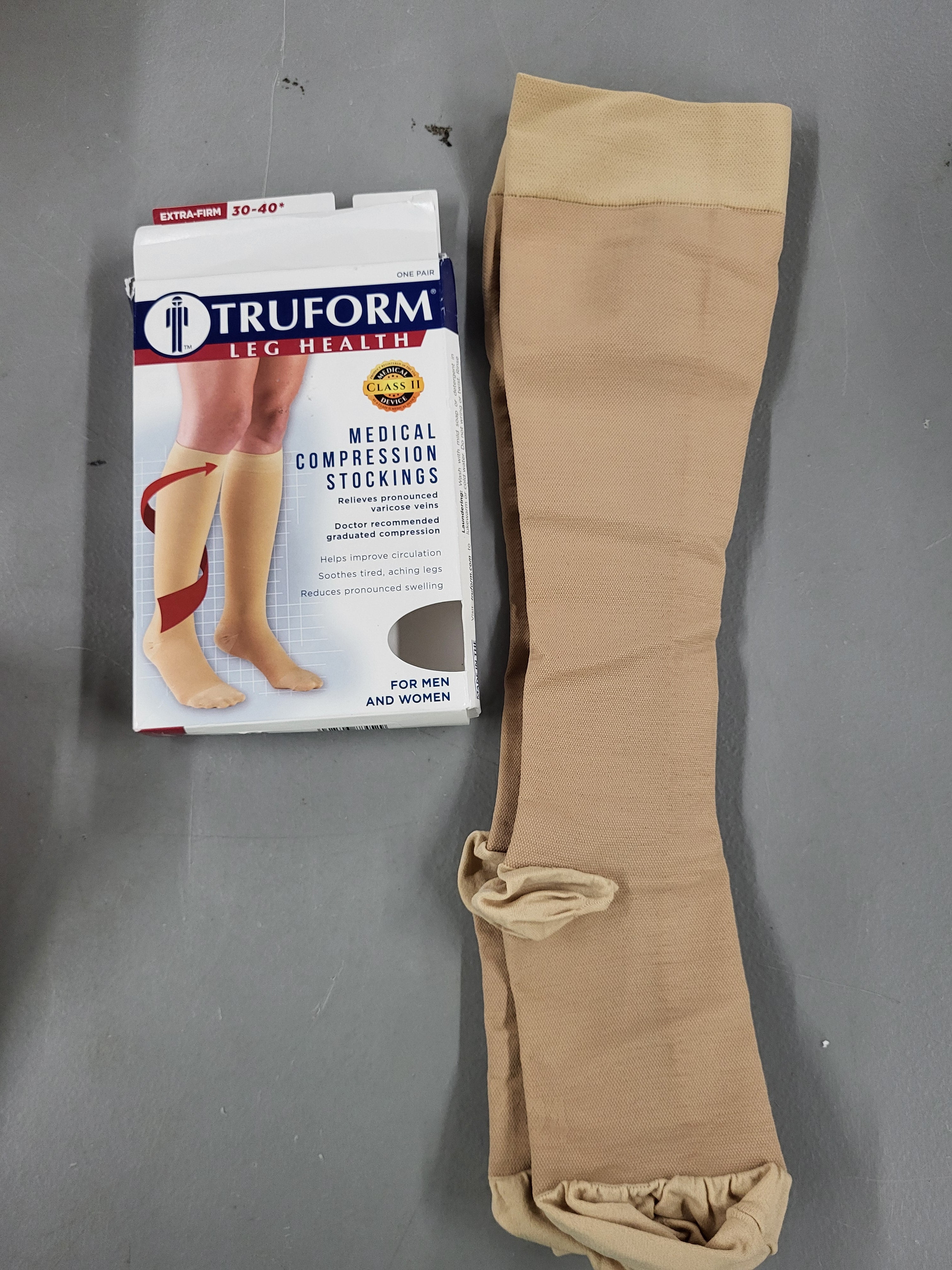 Truform 30-40 mmHg Compression Stockings for Men and Women, Knee High Length, Closed Toe, Beige, Small