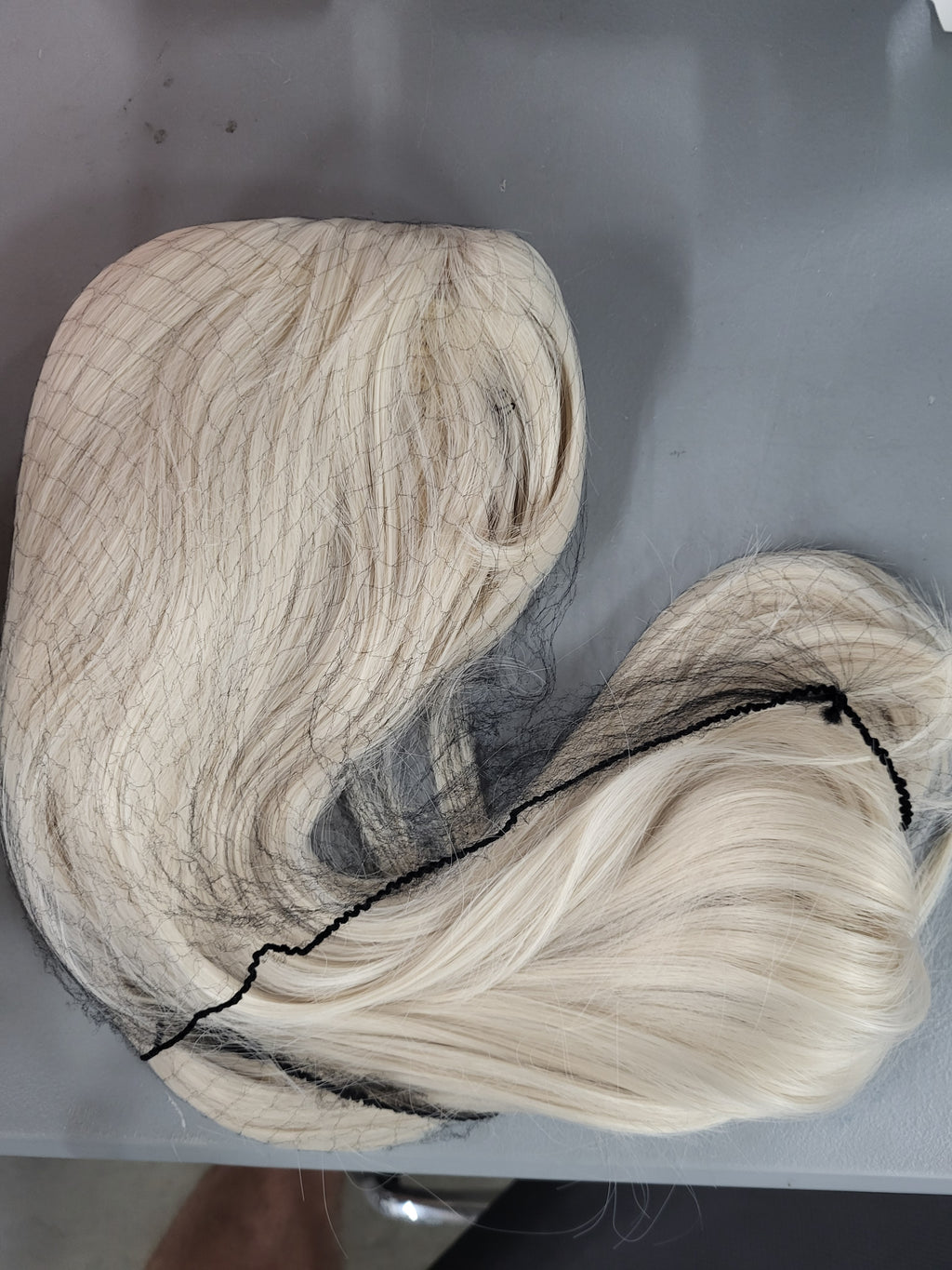 Synthetic Wig, Platinum Blomde, 24 inches