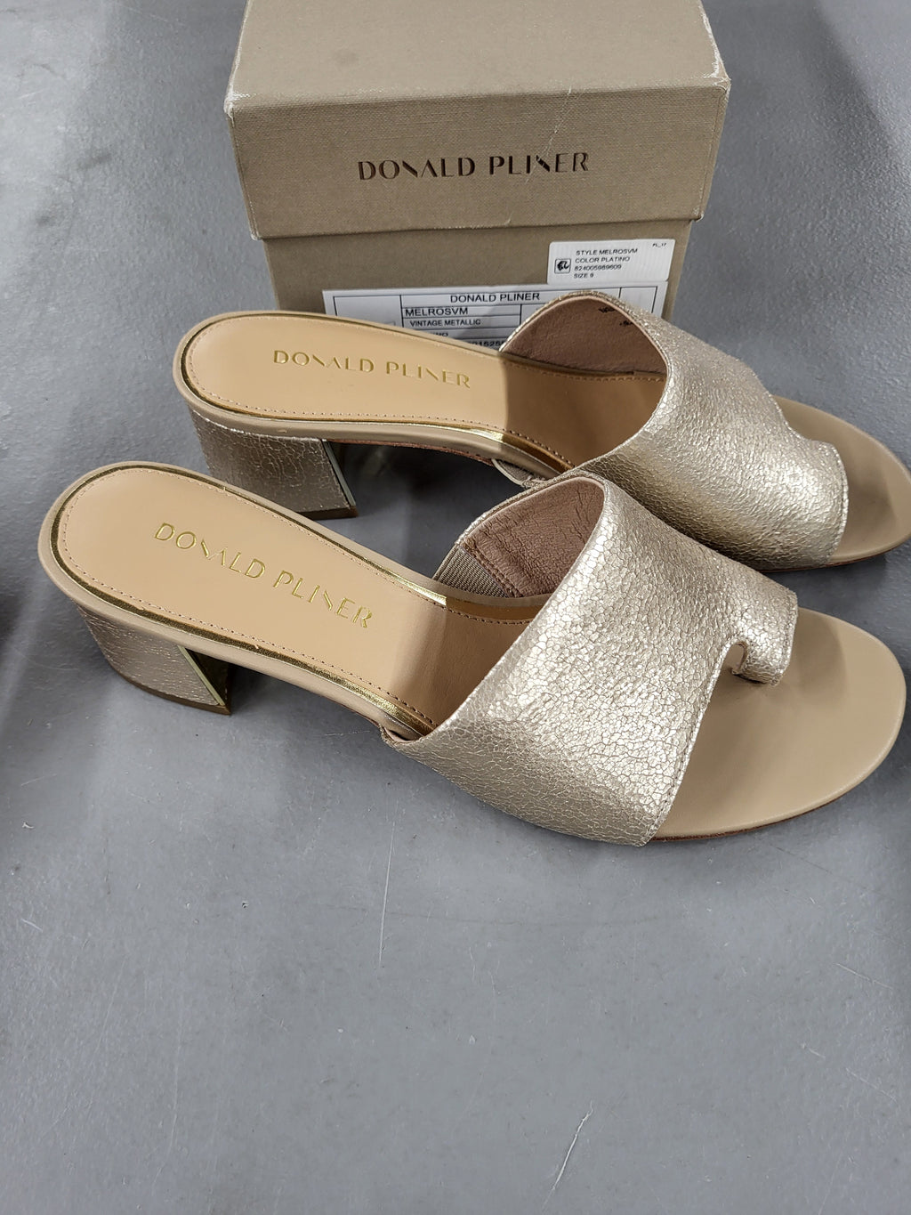 Donald Pliner Patino (Size 9)