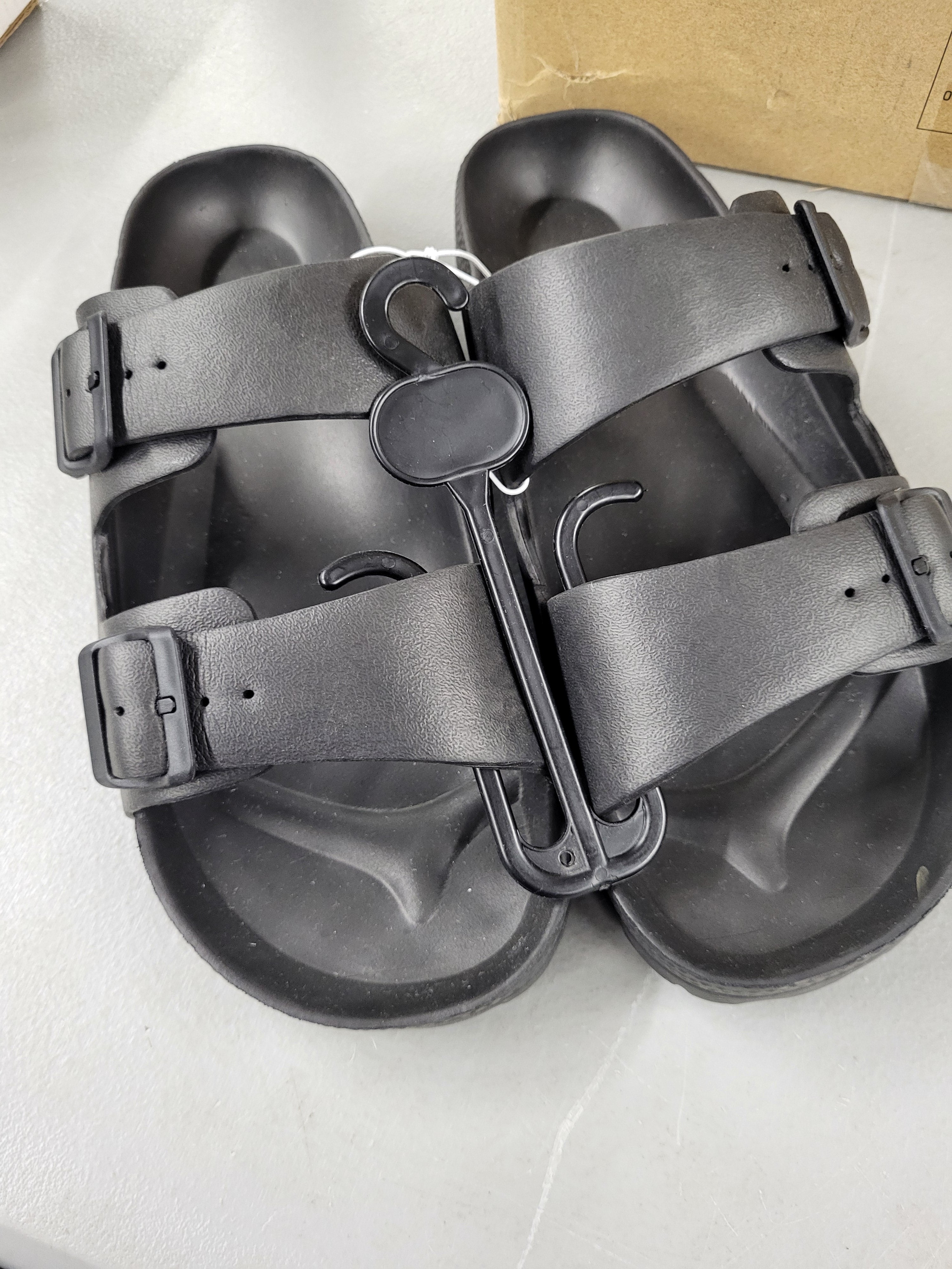 Mission Ridge Sandles (Men's 10/11)
