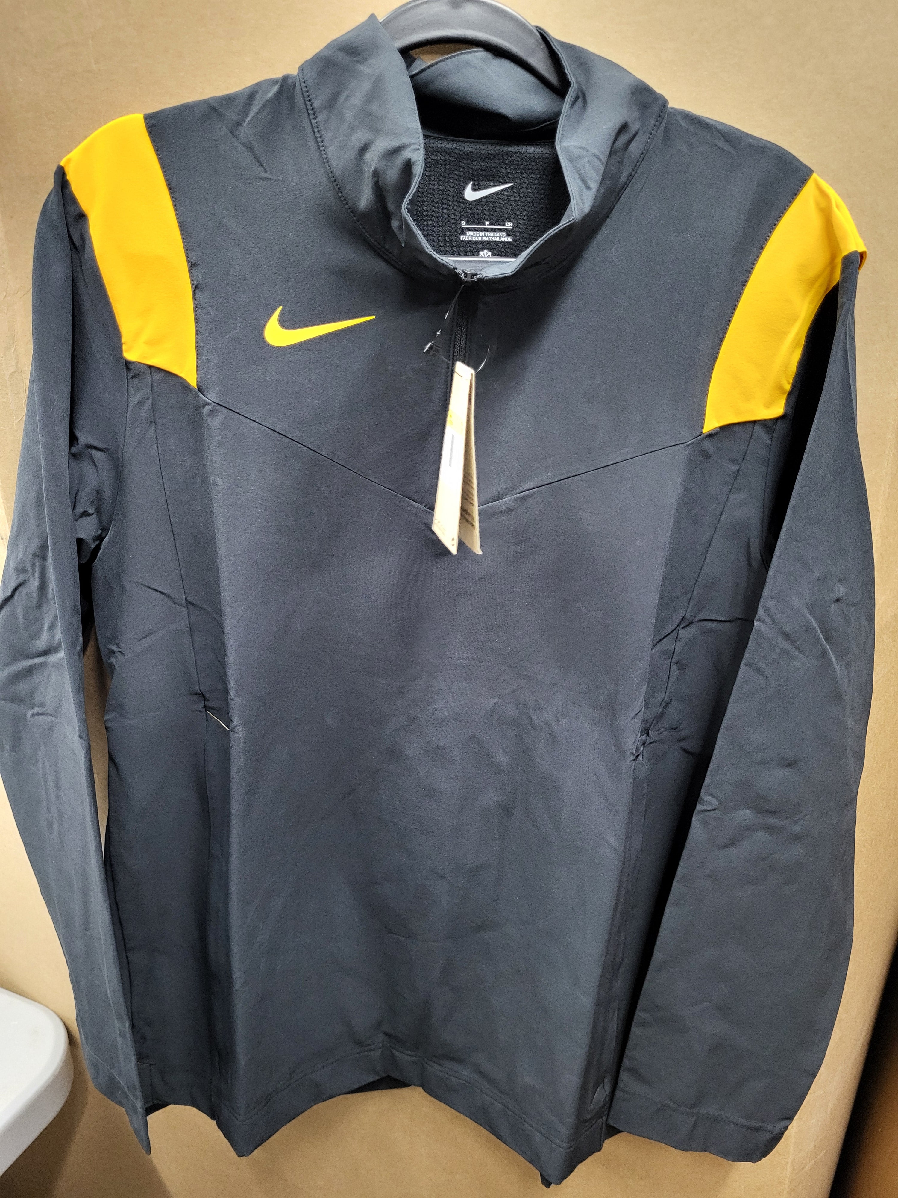 Nike 1/4 zip pull over