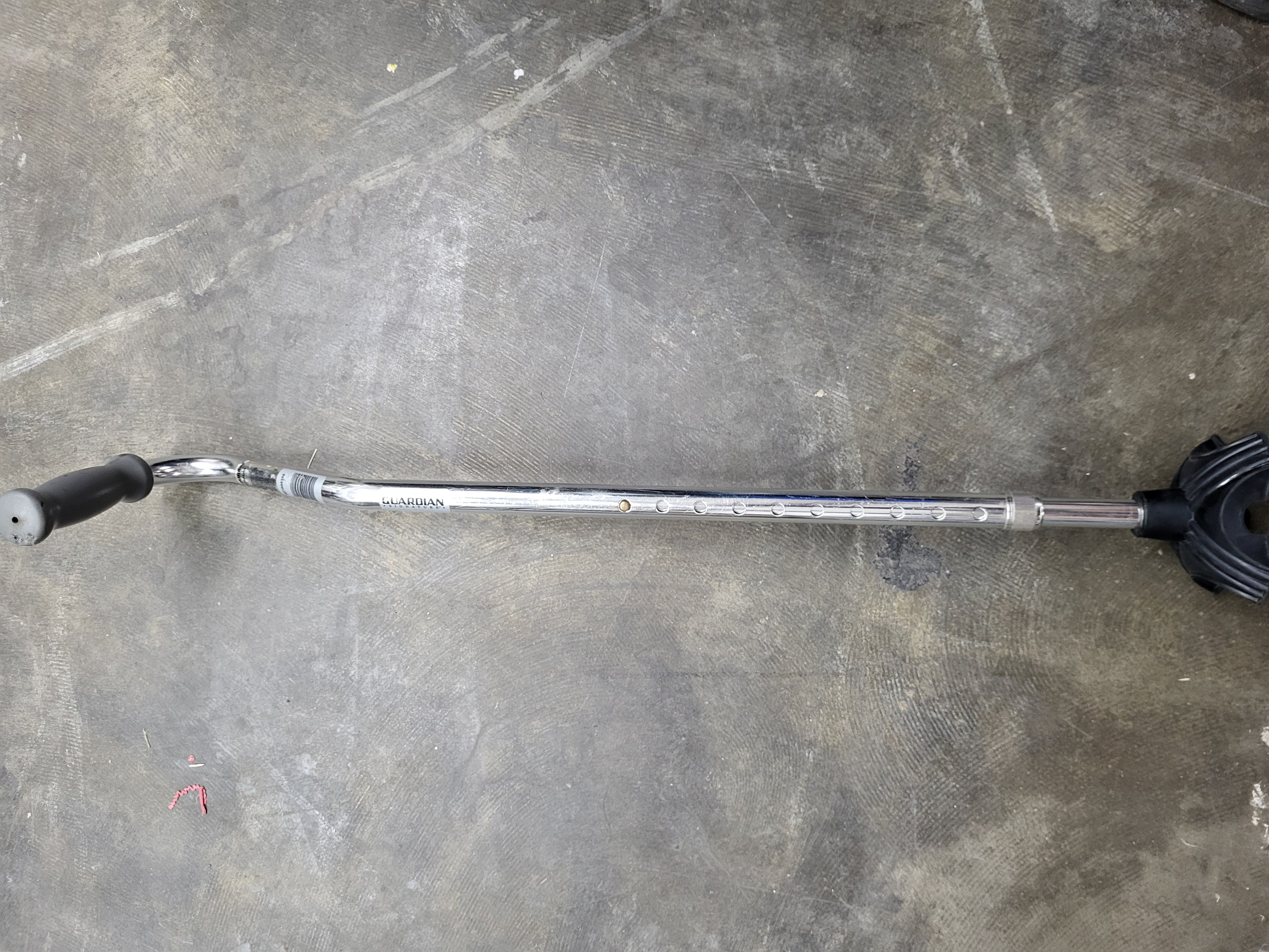Offset Can with Multi-Point Traction Base