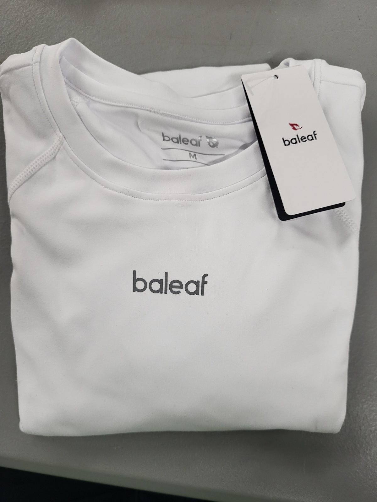Women's Long Sleeve Workout Top, Medium ( NOT Black the Shirt is White)