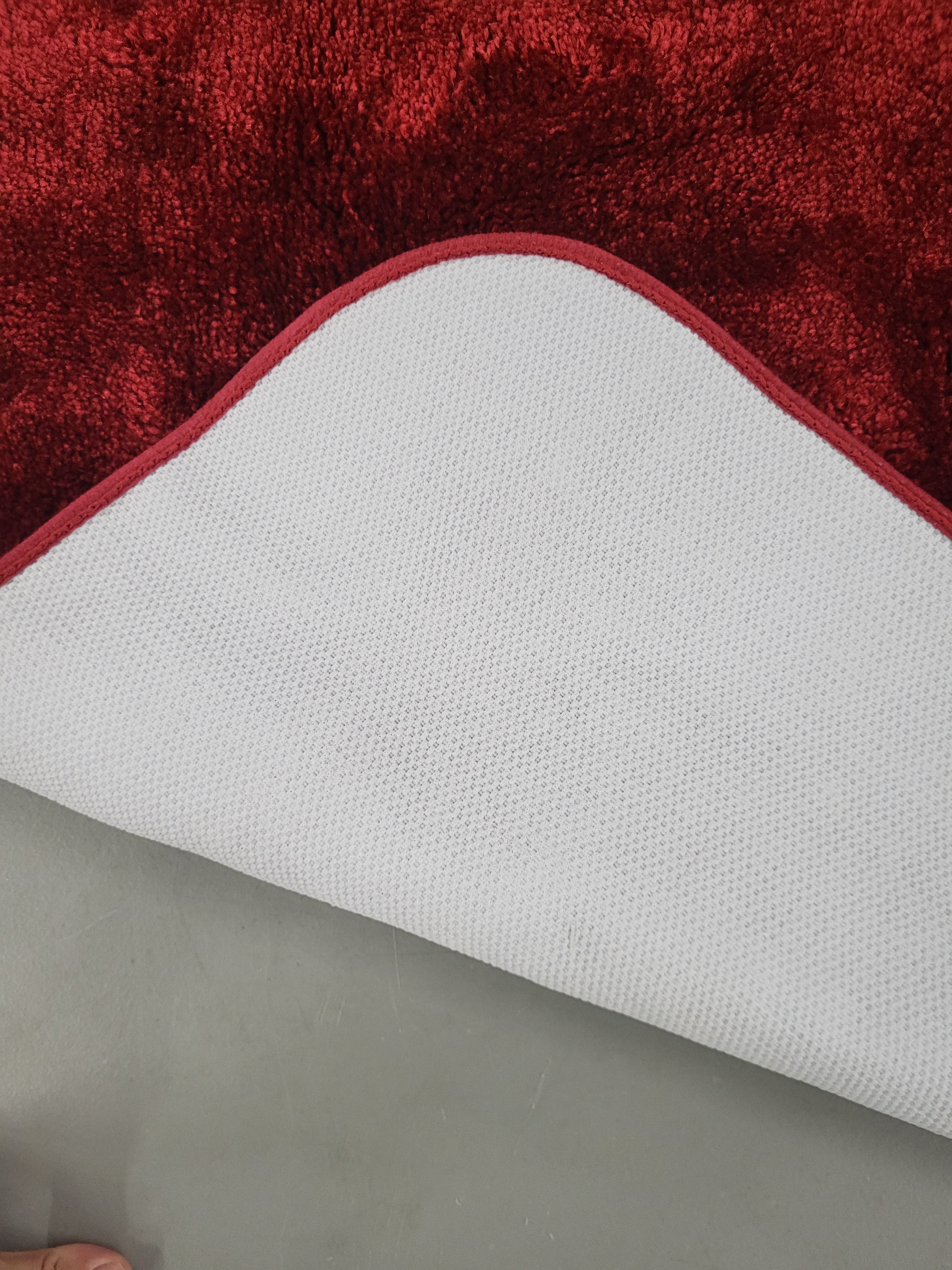 Traditional Taupe Red 2 Piece Bathroom Rug Set