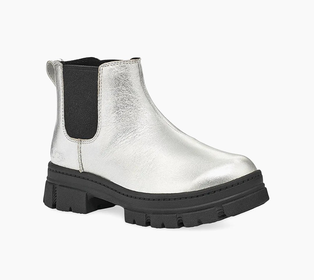 UGG Ashton Chelsea Leather Boots (Girls size 5)