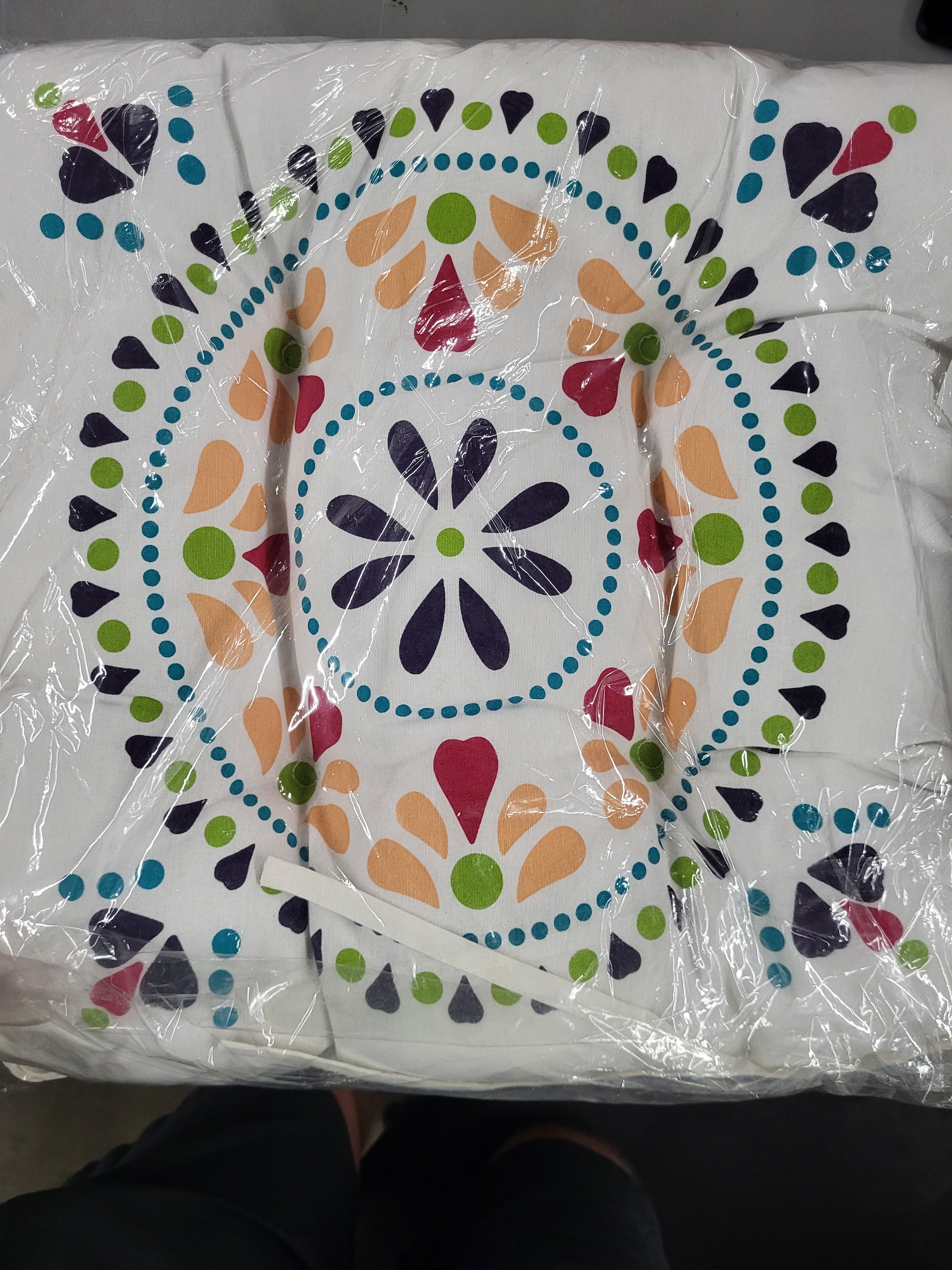 Outdoor/Indoor Seat Cushion 20x18x3 inches