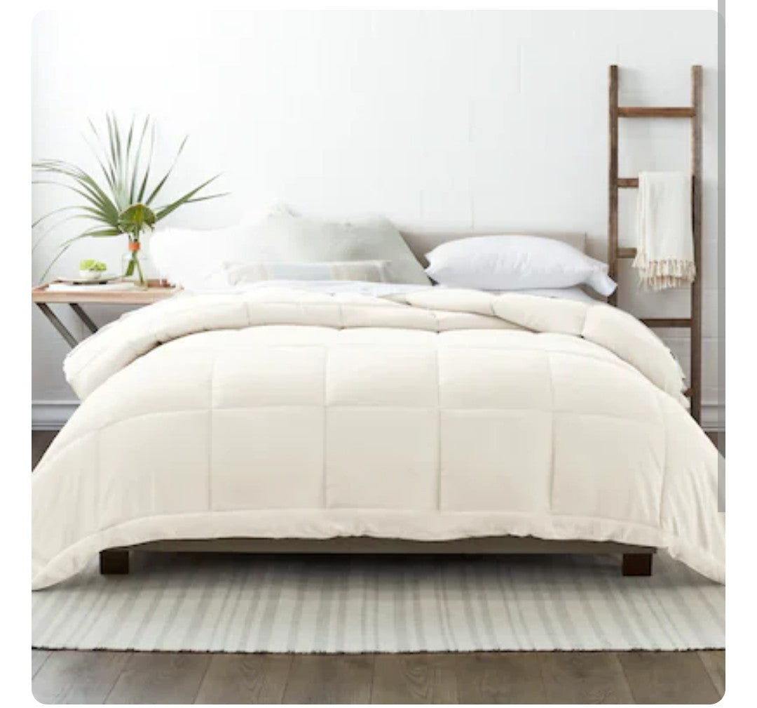 Ienjoy All Weather Down Alternatice Comforter (King/Cal King)