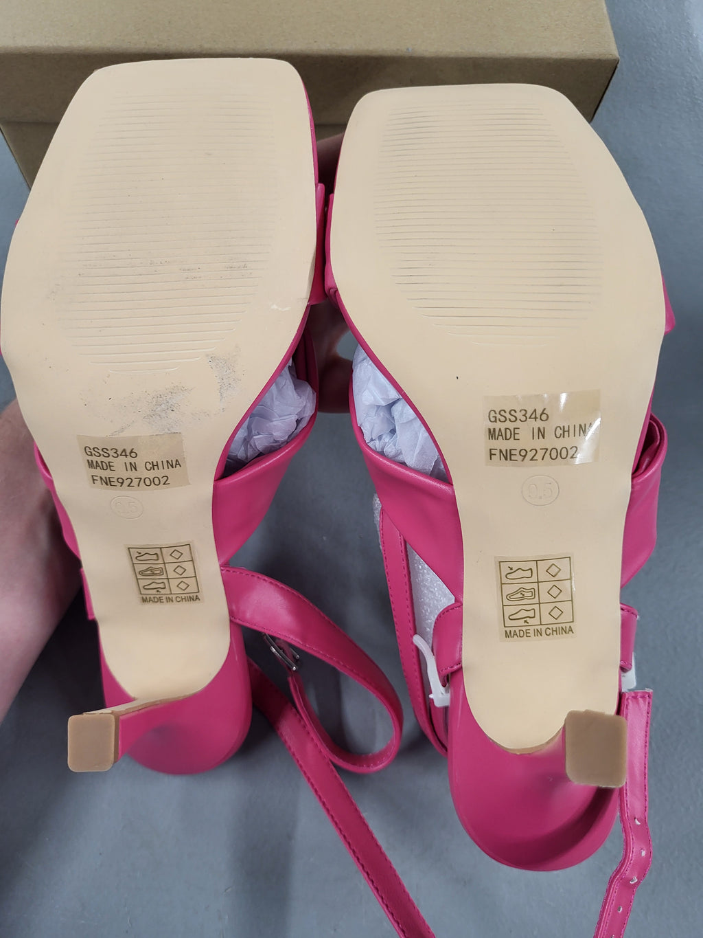 Genshuo Square Toe High Heeled Sandal (Size 9.5)