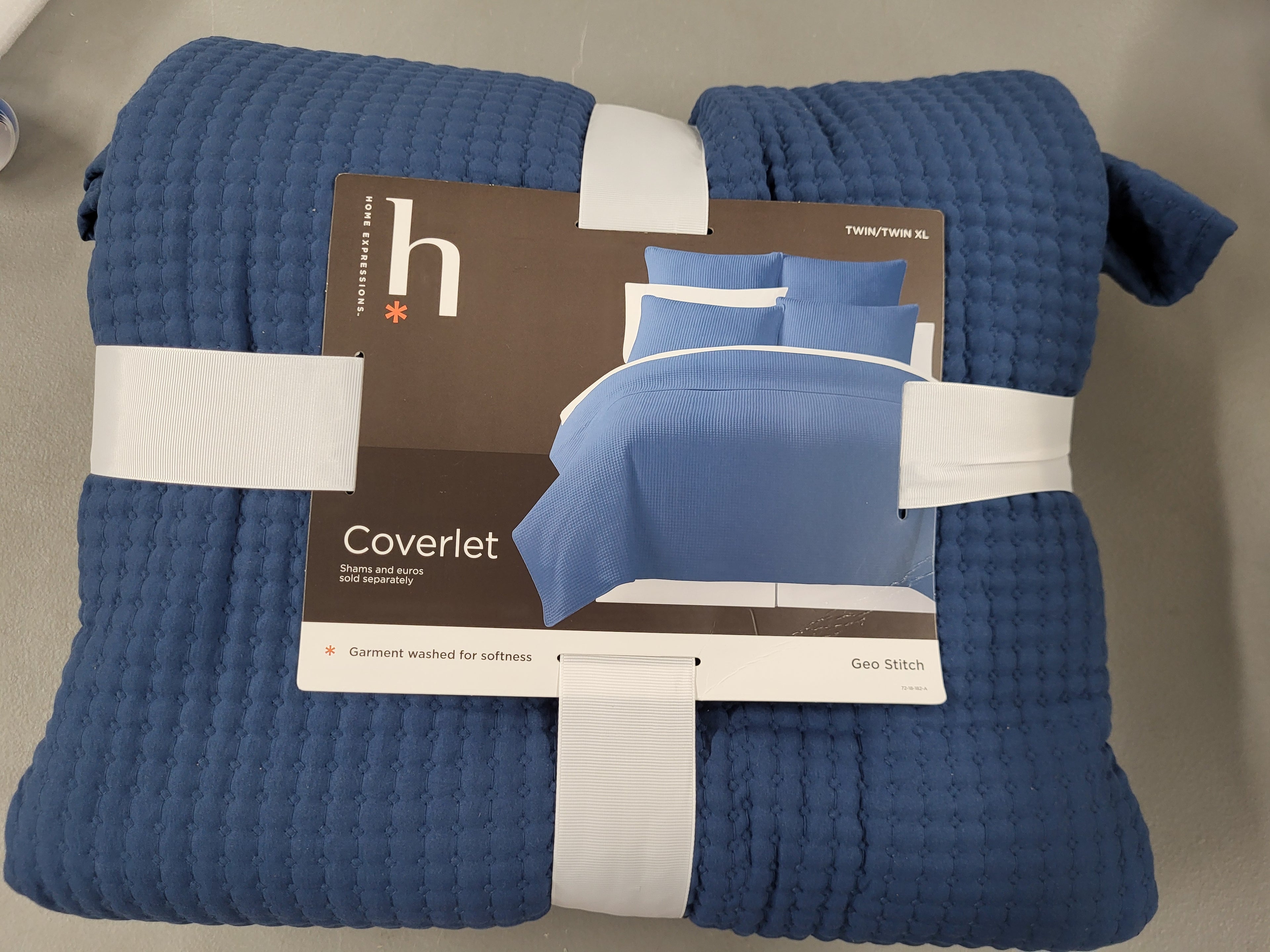 Home Expressions Coverlet Geo Stitch (Twin/Twin XL)