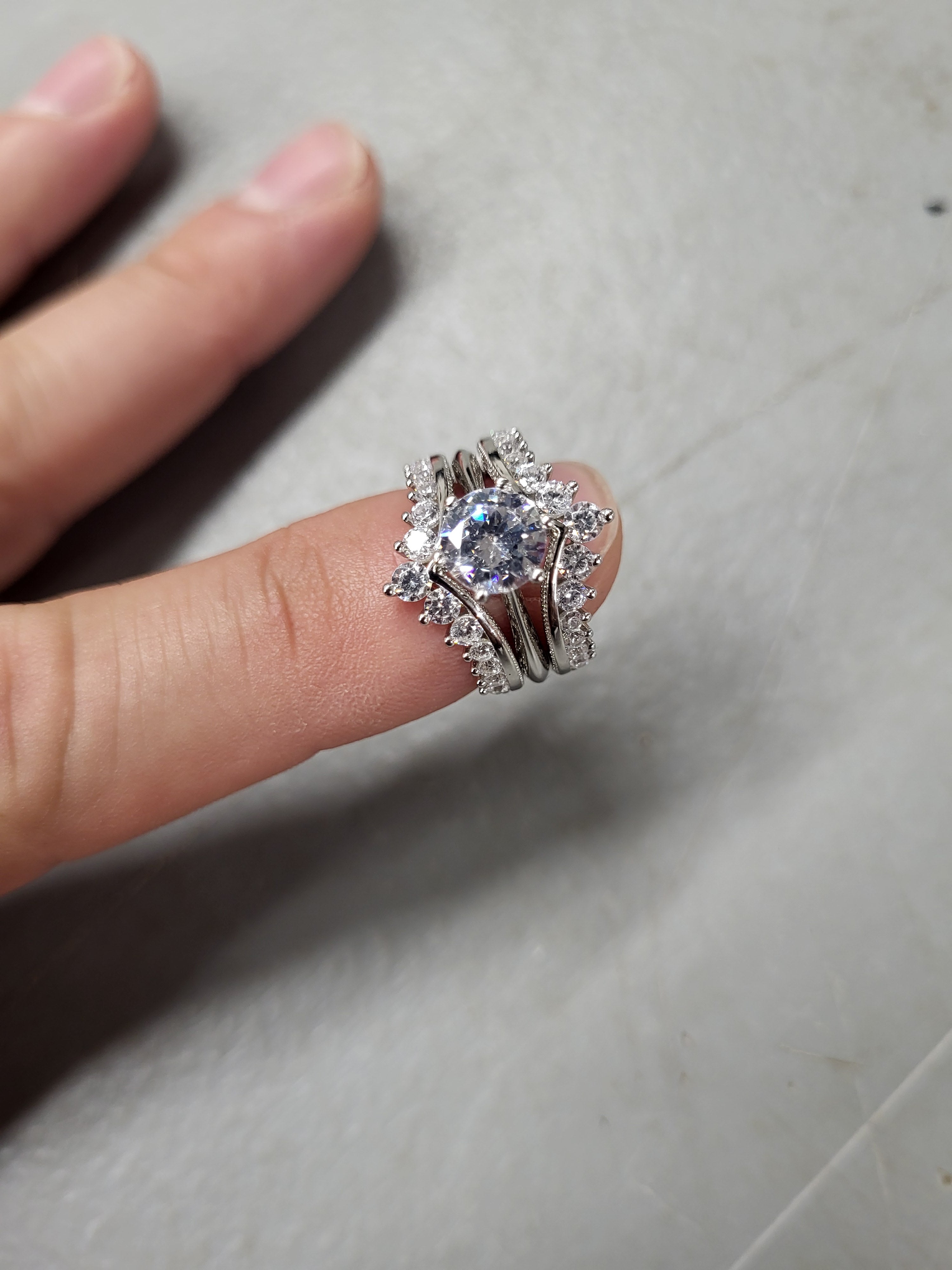 Wuziwen Crown Wedding Ring Gaurd (Size 4)