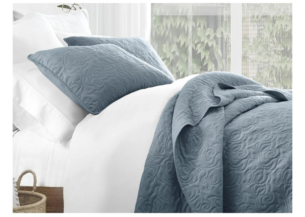 Ienjoy 3 Piece Quilt Set (King/Cal King Size)