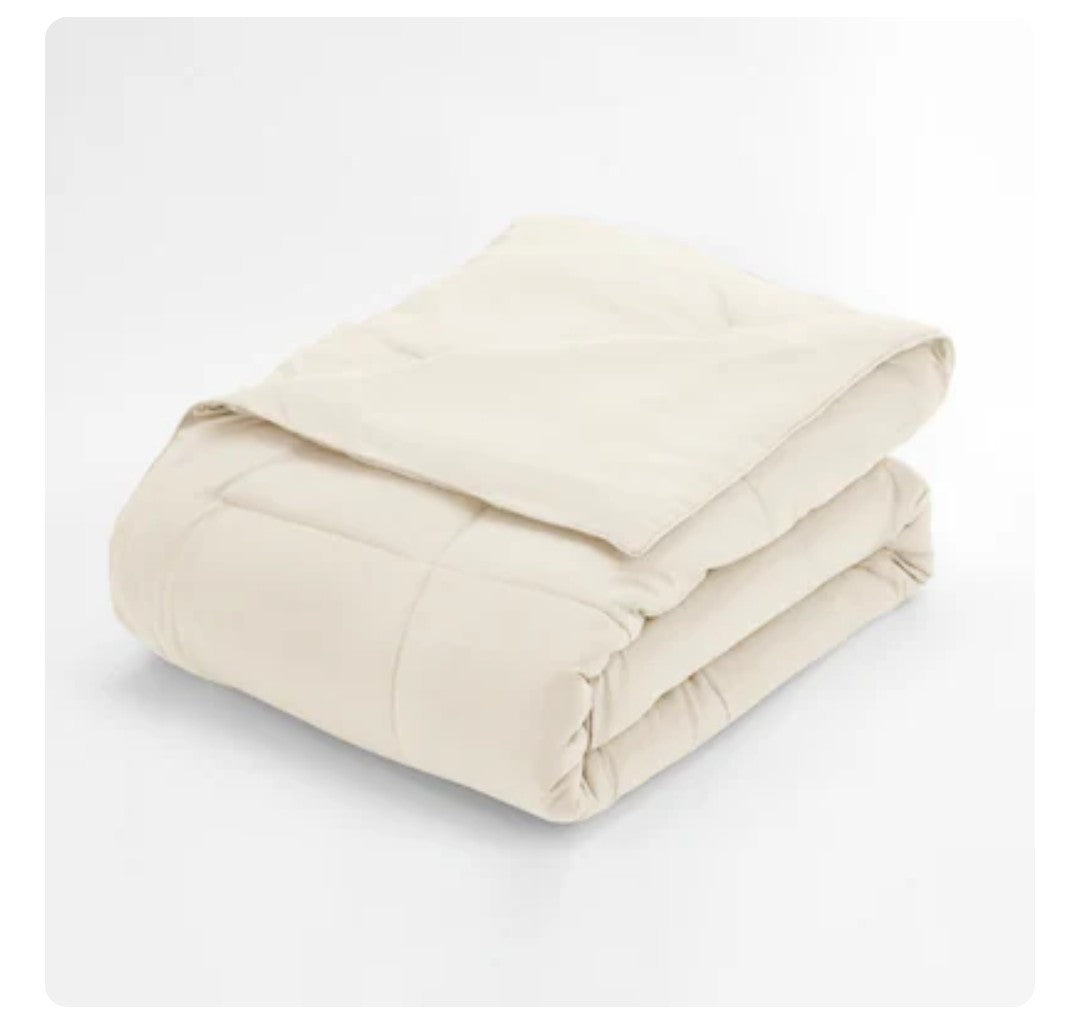 Ienjoy All Weather Down Alternatice Comforter (King/Cal King)