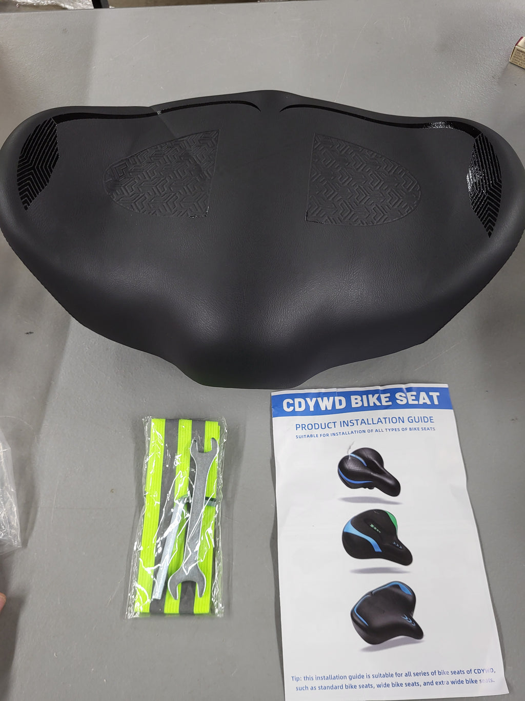 CDYWD Noseless Oversized Bike Seat for Men Women Comfort, Extra Wide Padded Bicycle Seat Cushion, Large Comfortable Bike Saddle for Peloton, Stationary Exercise Bike, Beach Cruiser, City Bike, Ebike (Copy)
