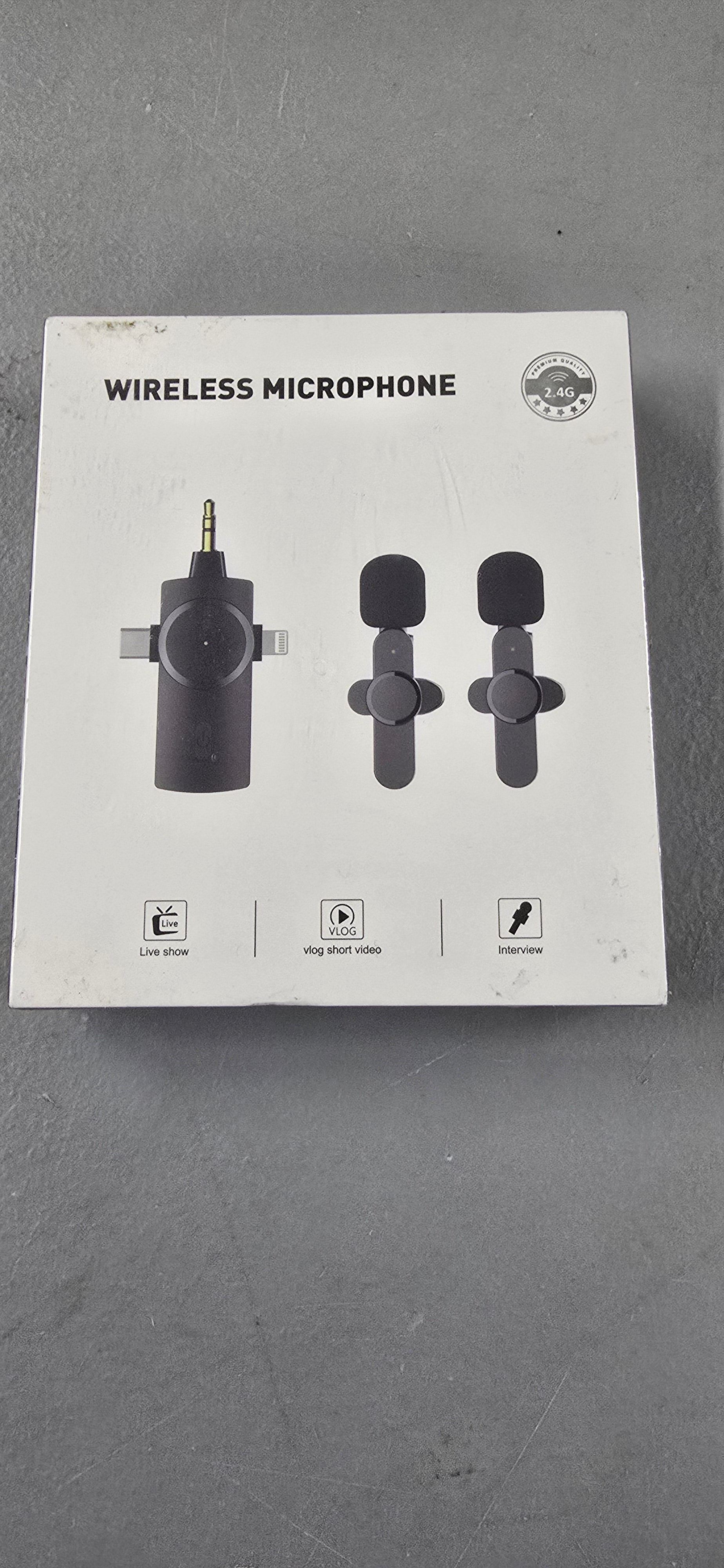 A Wireless Lavalier Lapel Microphone for iPhone, iPad, Android