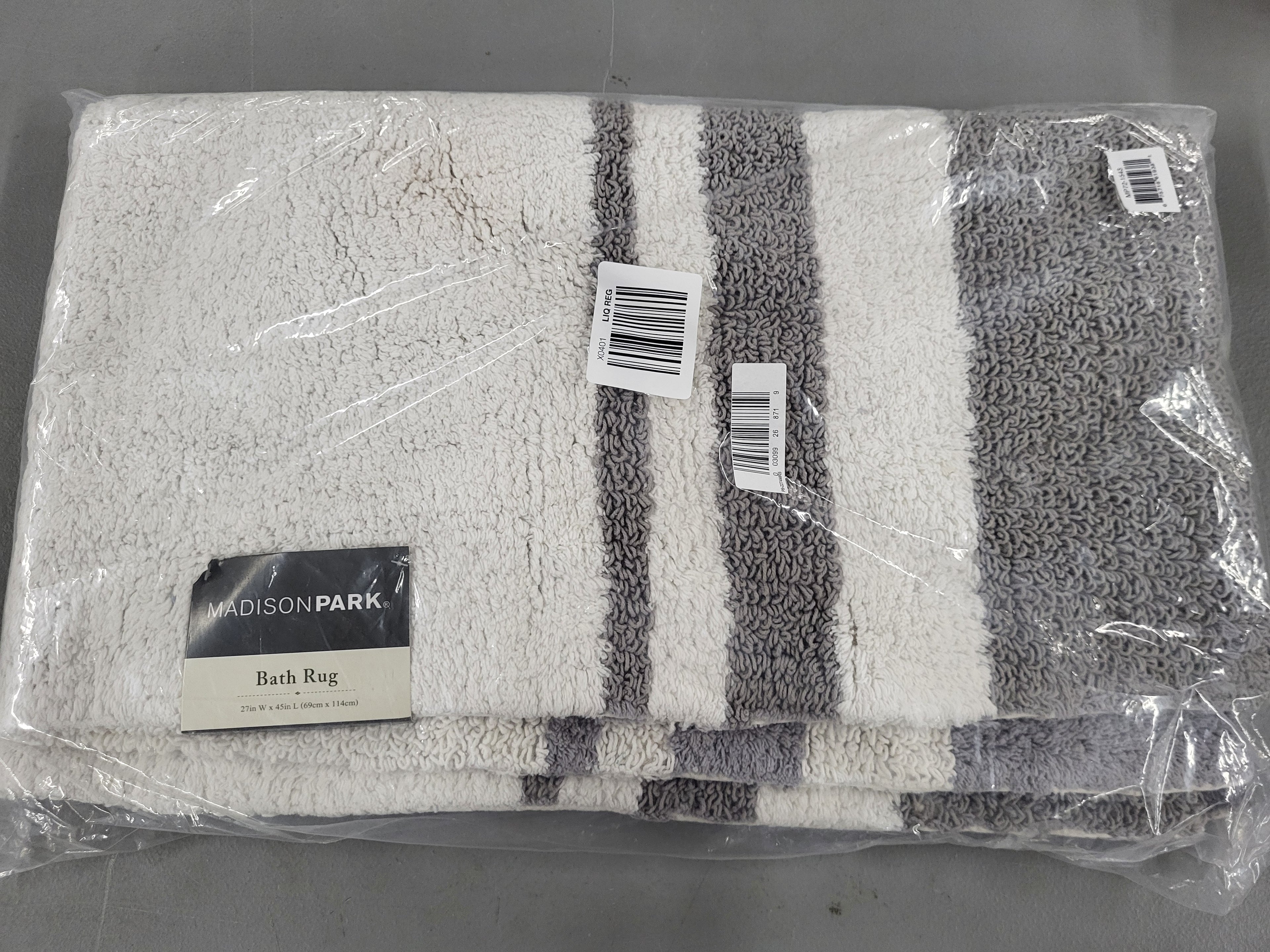 Madison Park Bath Rug 27in x 45in (Grey)