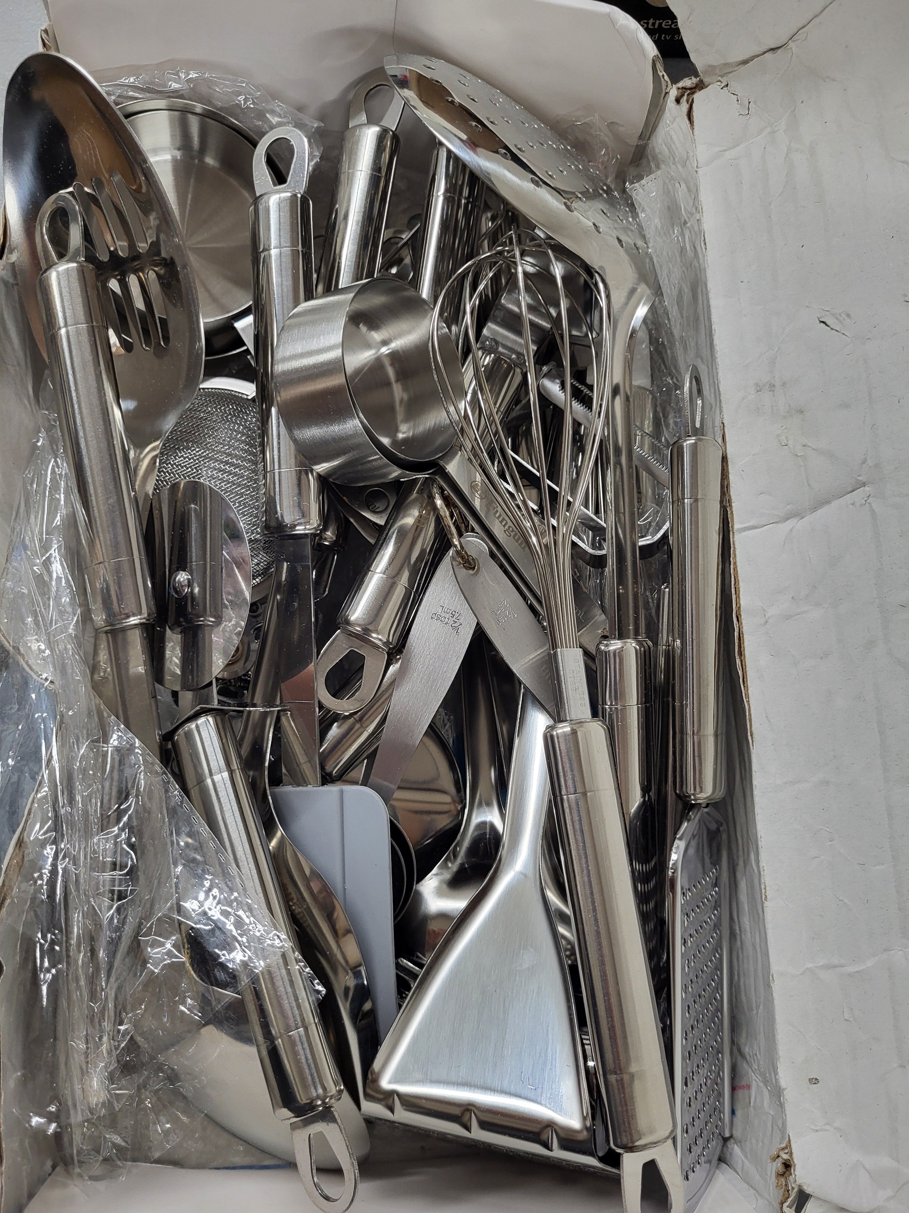 28 pc Kitchen Utensil Set