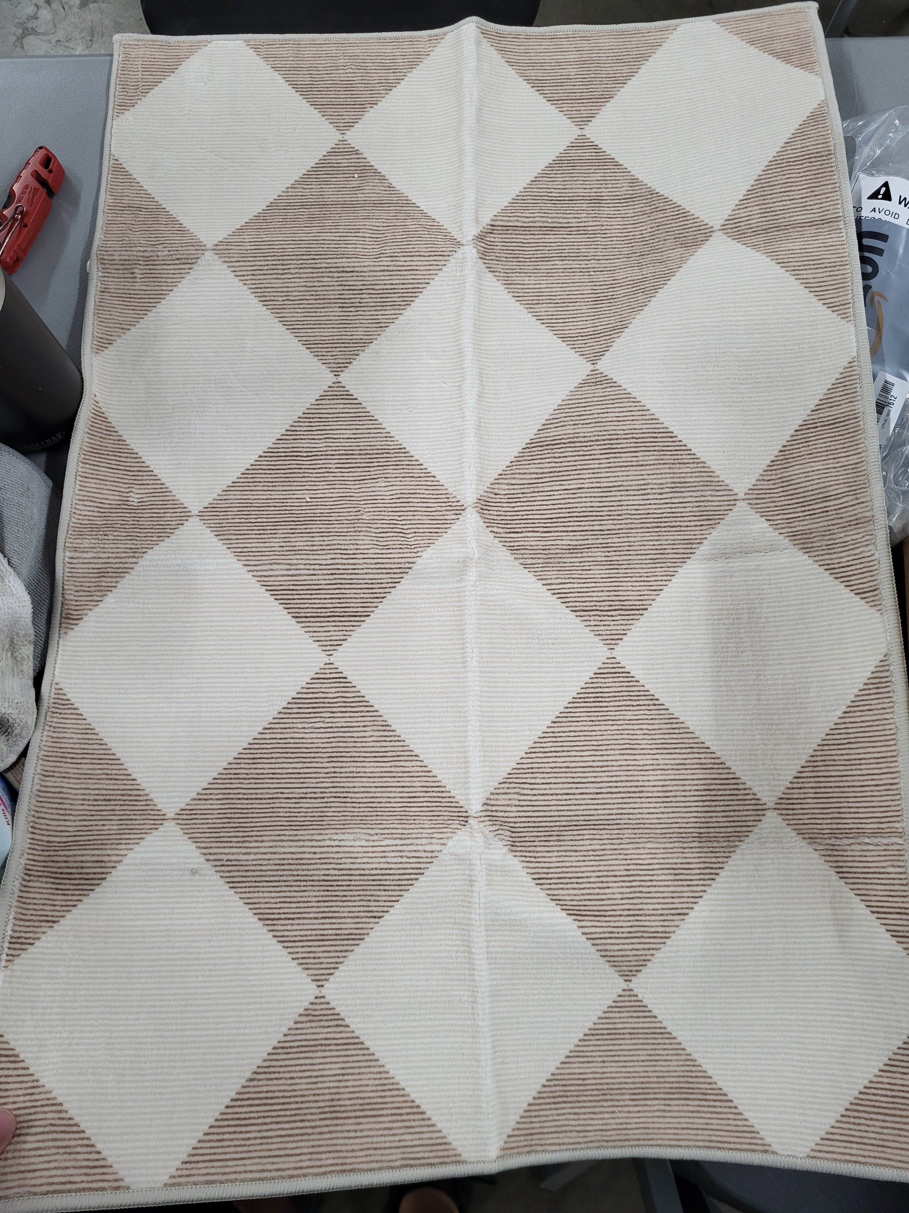 Beeiva Checkered Print Washable Indoor Door Mats for Entryway, 2x3 Non Slip Ultra Thin Bathroom Rugs Fit Under Door, Moroccan Diamond Decor Beige Small Rugs for Bedroom Kitchen Laundry Entrance