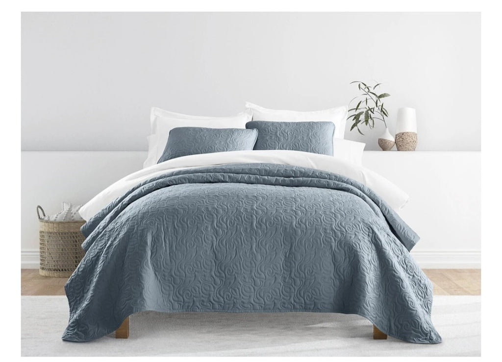 Ienjoy 3 Piece Quilt Set (King/Cal King Size)
