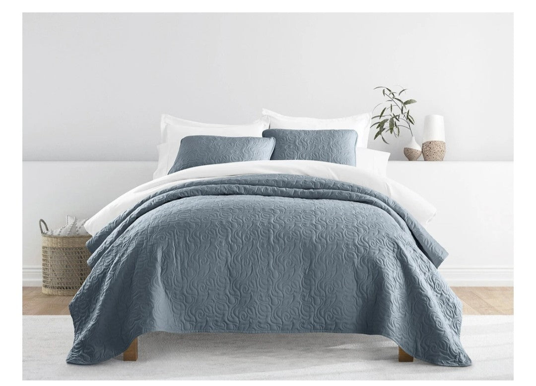 Ienjoy 3 Piece Quilt Set (King/Cal King Size)