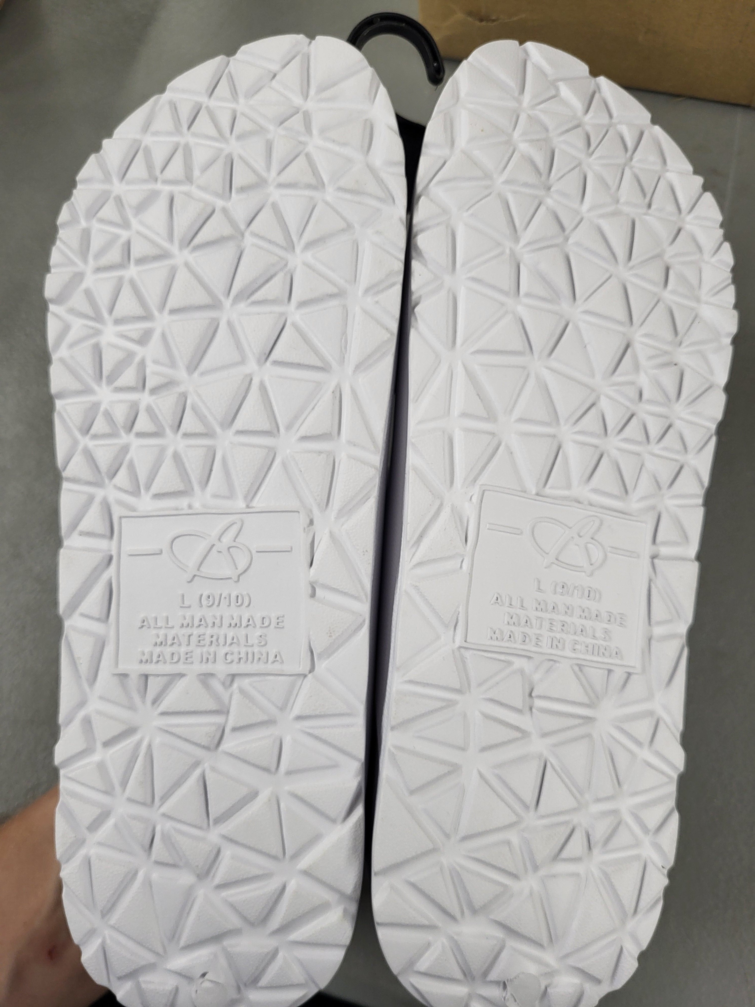 Bobbie Brooks Sandle (Women's L 9/10)