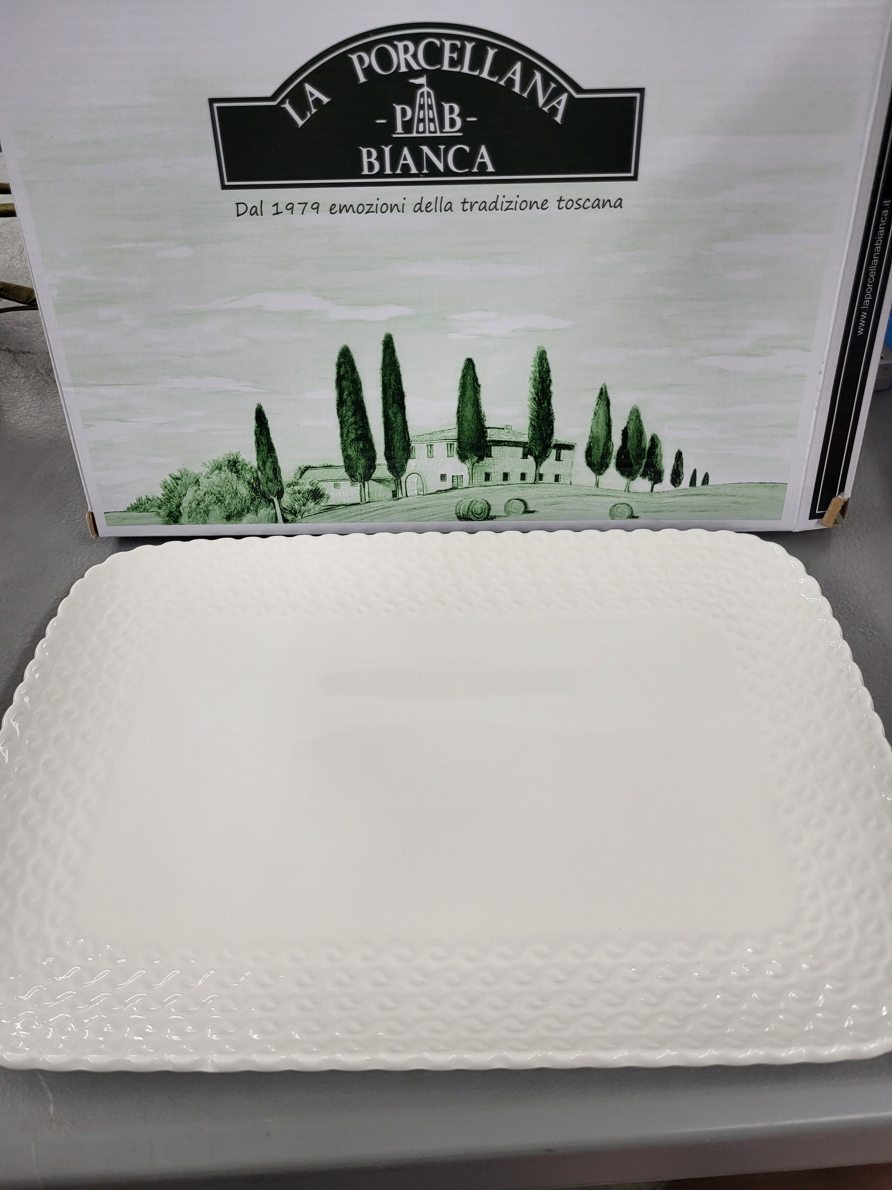 La Porcellana Bianca Pastry Tray 12.5" x 9"