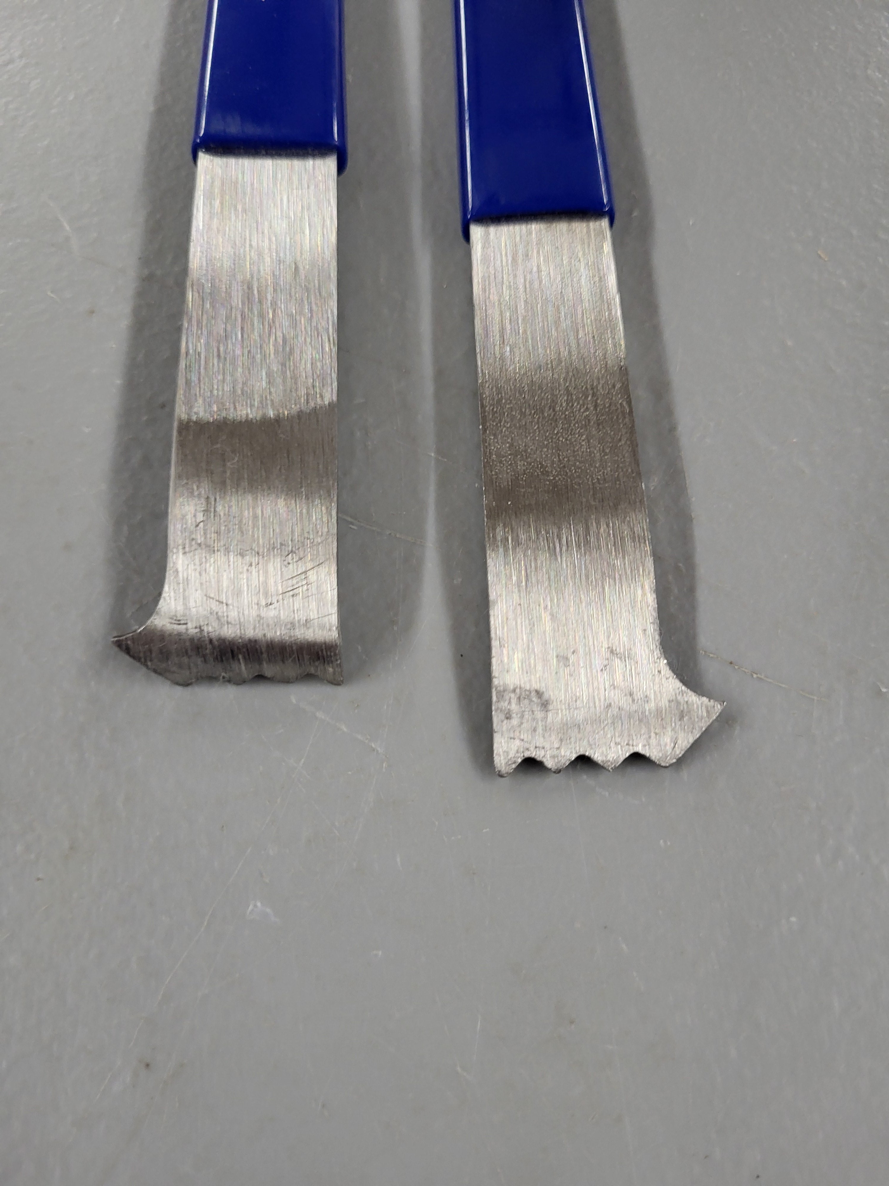 2 Pcs Paver Removal Tool ¼ Gen 3 Paver Puller Tool with Beveled Gradient Edge,Joint Scraper Micro Teeth & Non-Slip Handle,Paver Extractor Tool for Garden Lawn Yard Patio Paver Brick Block Replacement