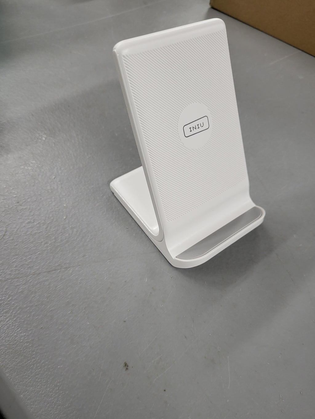 INIU Wireless Charger Station, 15W Fast Wireless Charging Stand for Official and Home Compatible with iPhone 17 16 15 14 13 12 Pro XS Samsung Galaxy S23 S22 S21 Note 20 Google etc