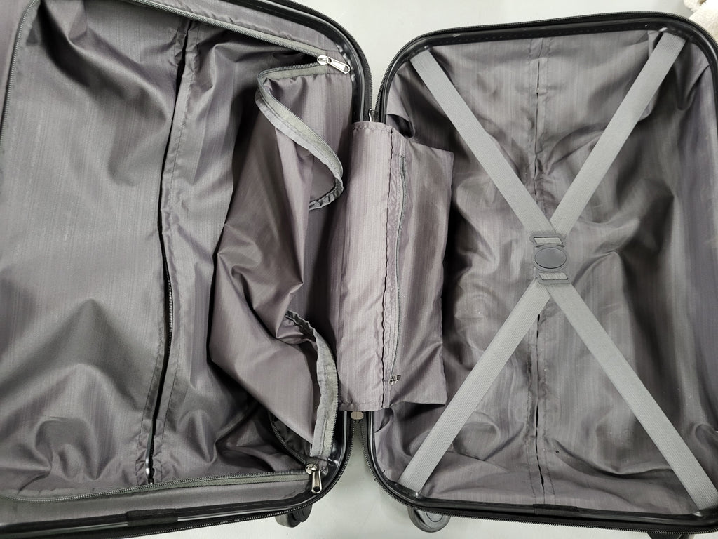 20 inch Carry On 4-Wheel Spinner Luggage