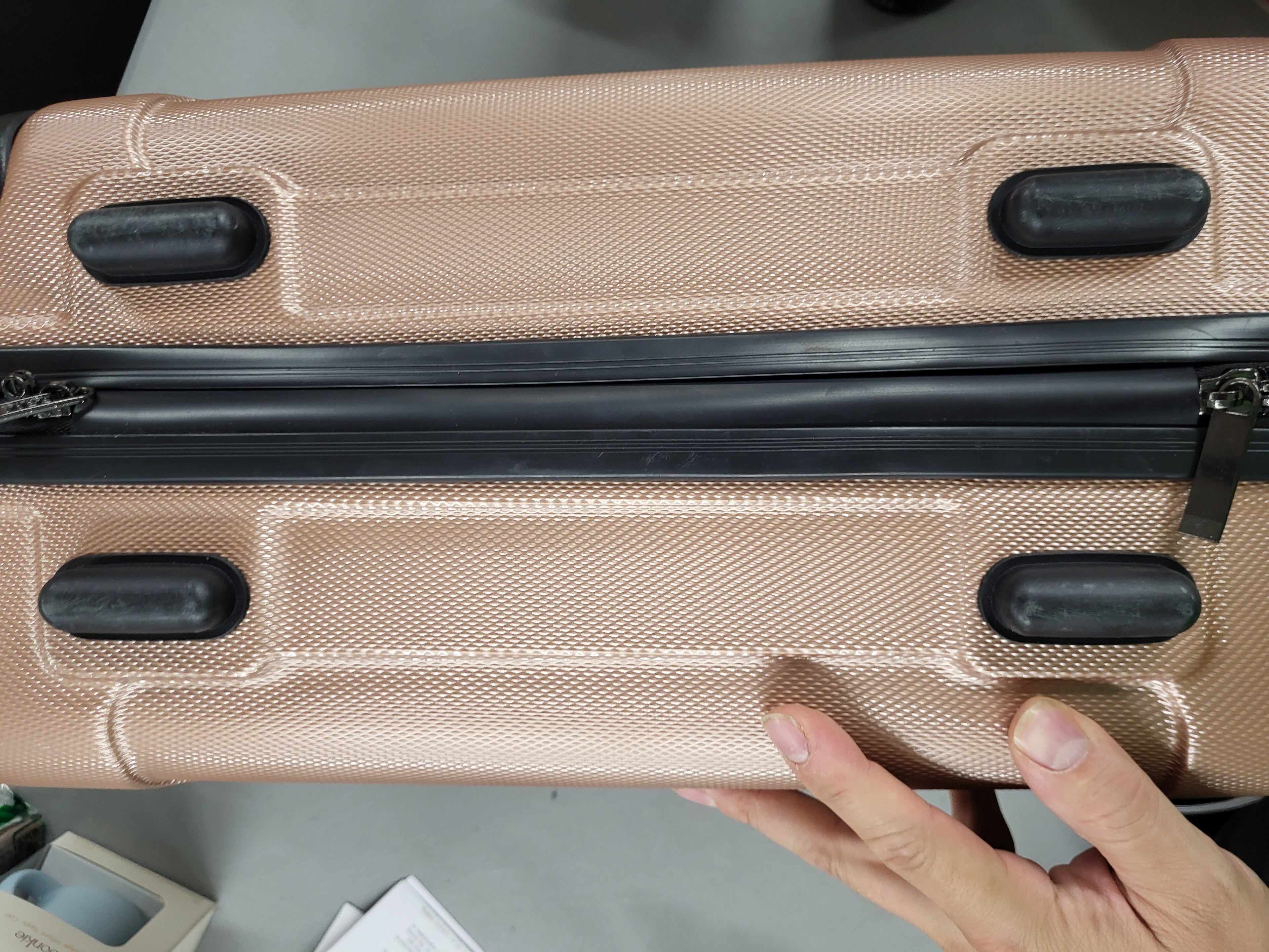 20 inch Carry On 4-Wheel Spinner Luggage