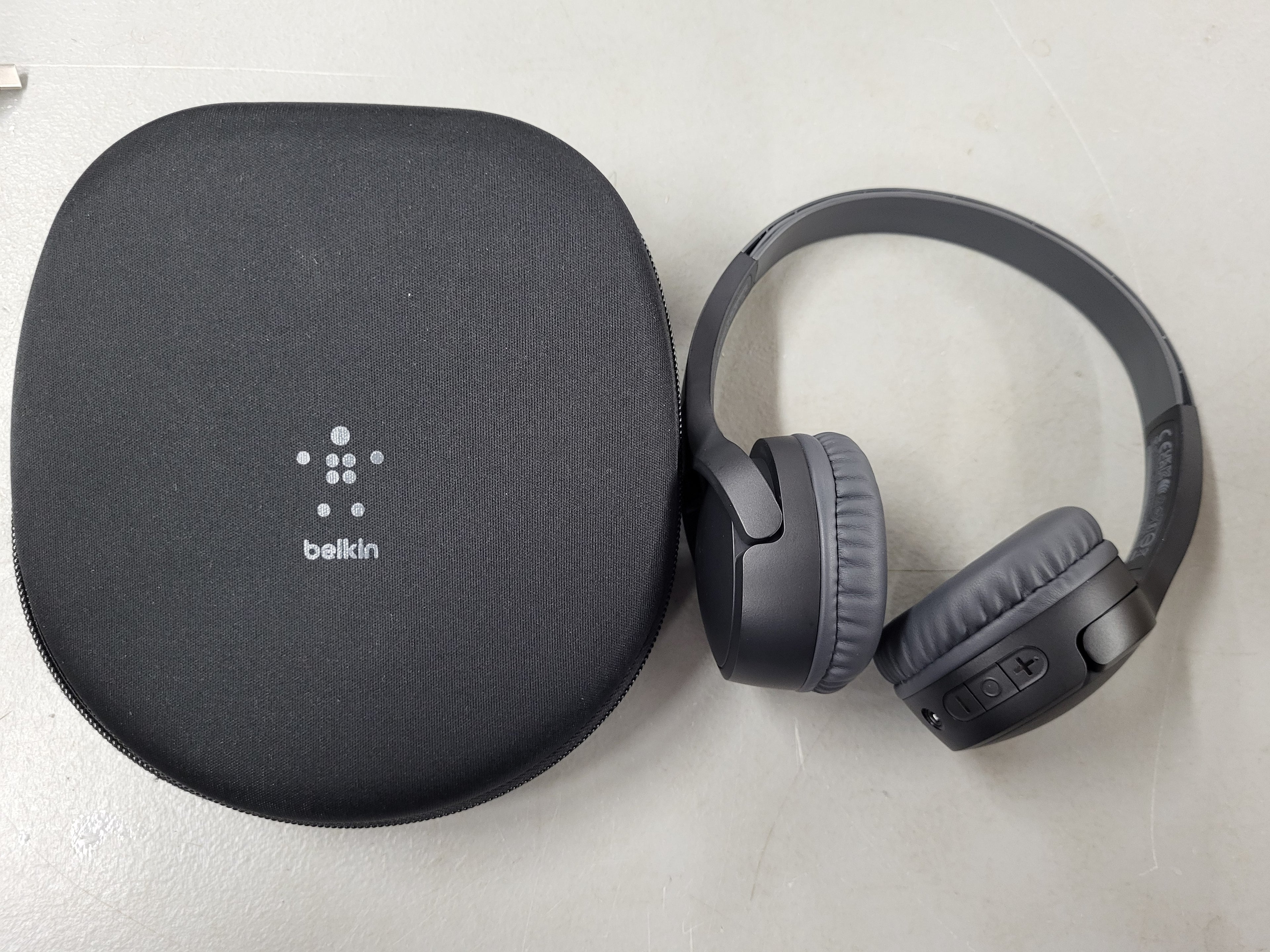 Belkin SoundForm Mini Wireless Kids Headphones