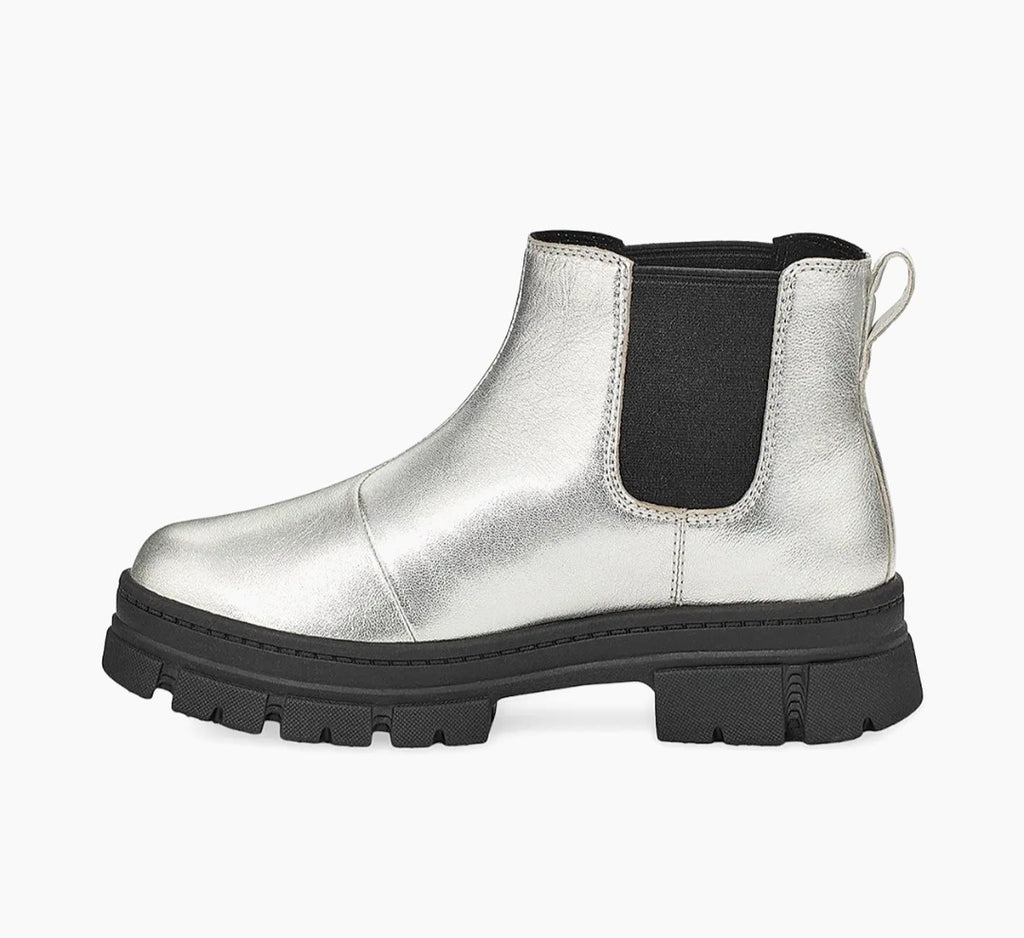 UGG Ashton Chelsea Leather Boots (Girls size 5)