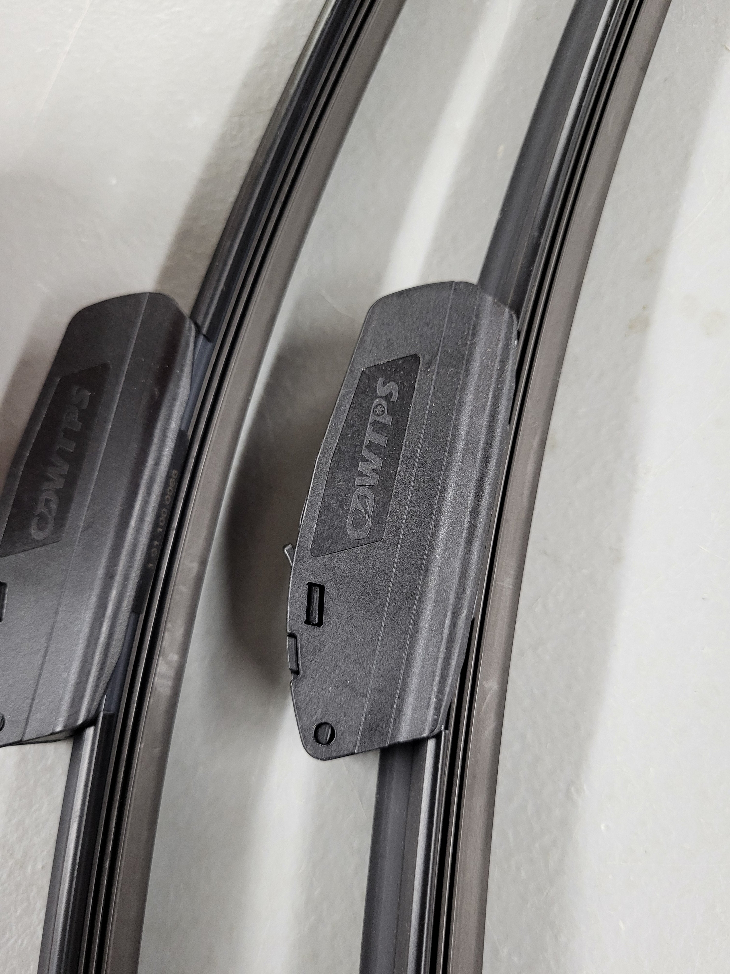 Windshield Wiper for Cadillac Escalade EXT 2002-2006 2008-2013ï½œSeville 2001-2004,22"+22" Replace Front Windshield Wiper Blades J&U-hook (2-Pack)