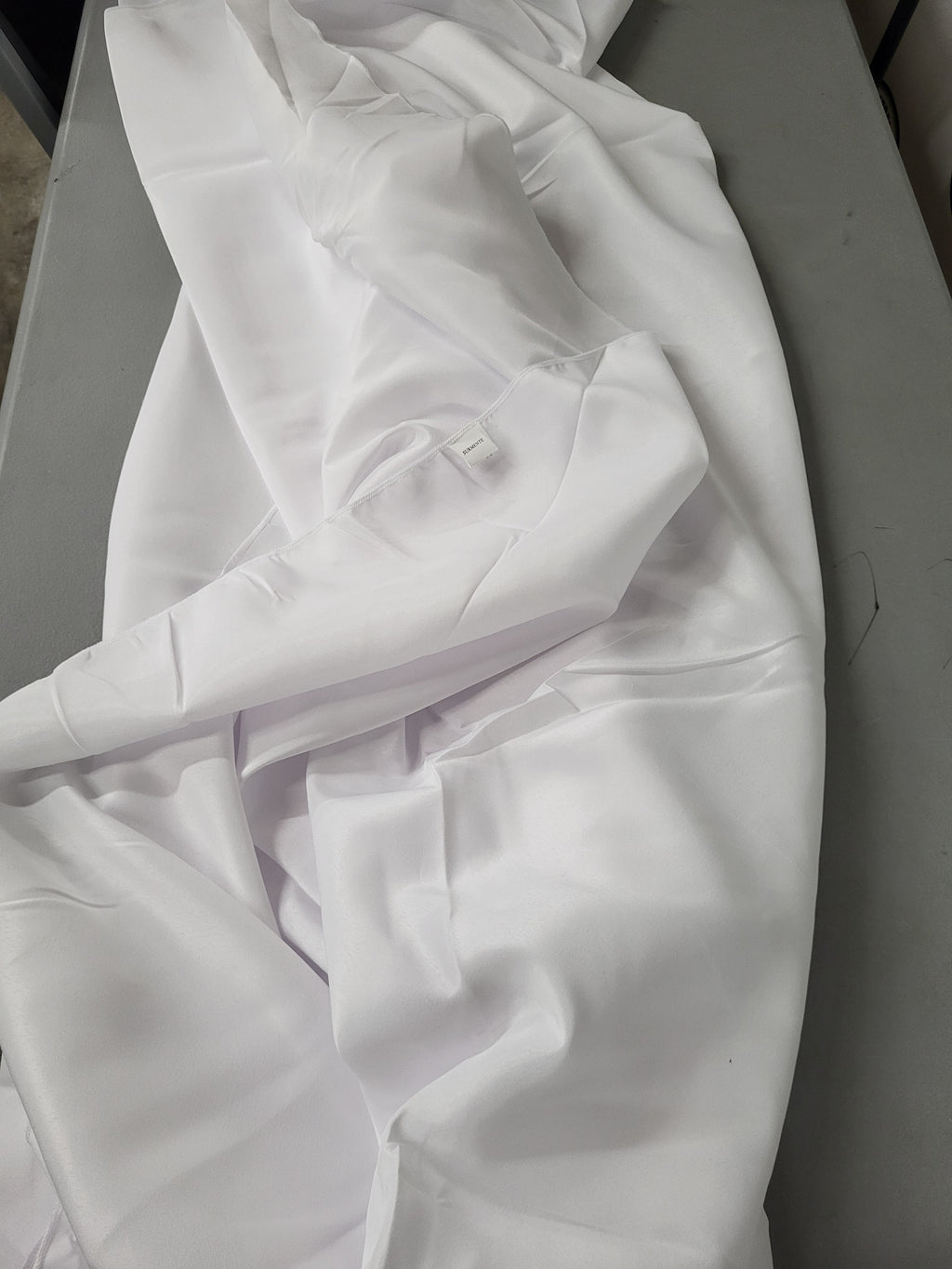 Surmente Round Tablecloth 10 Pack (132in)