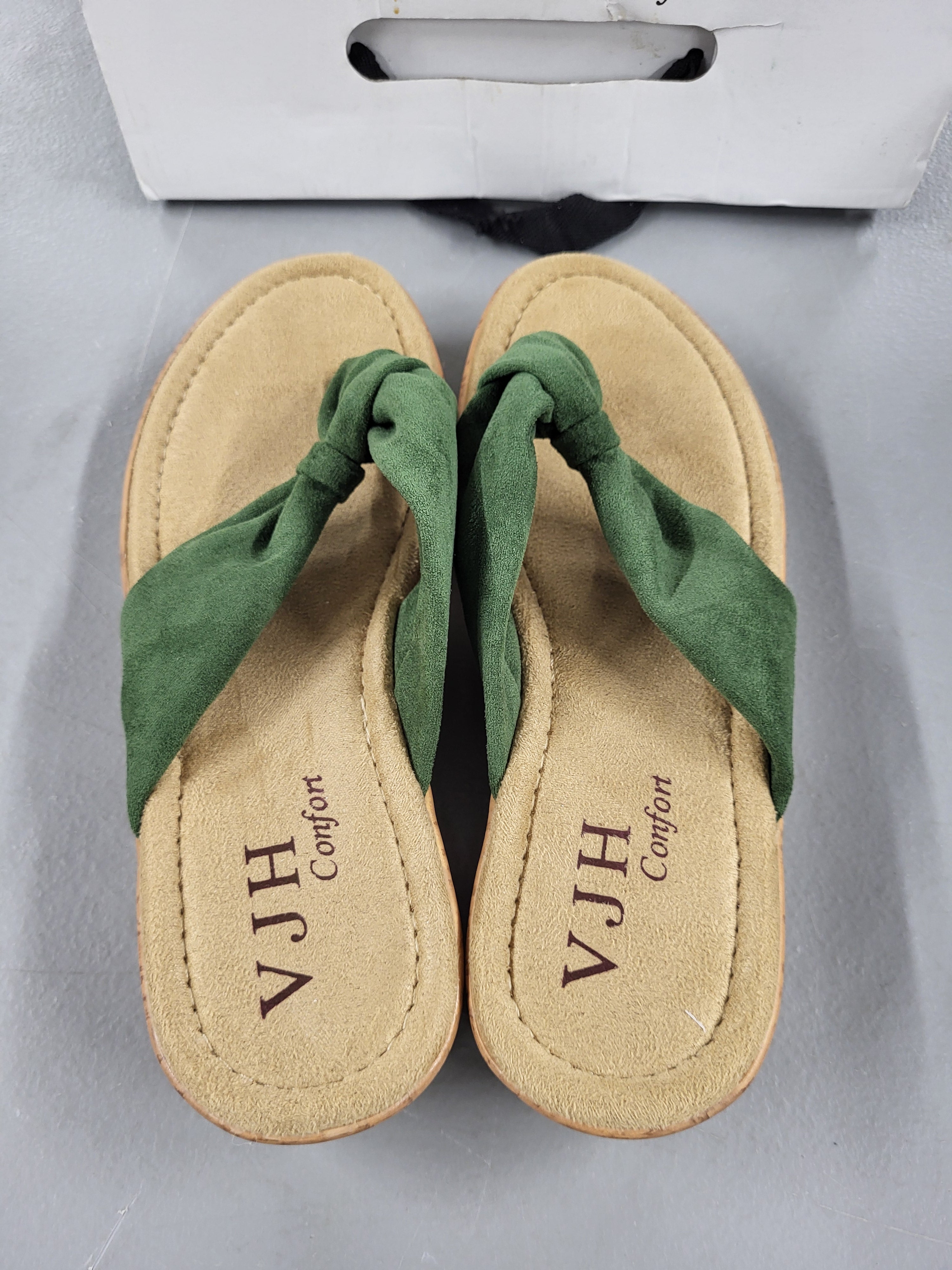 VJH Wedge Flip Flops (Women's 6)