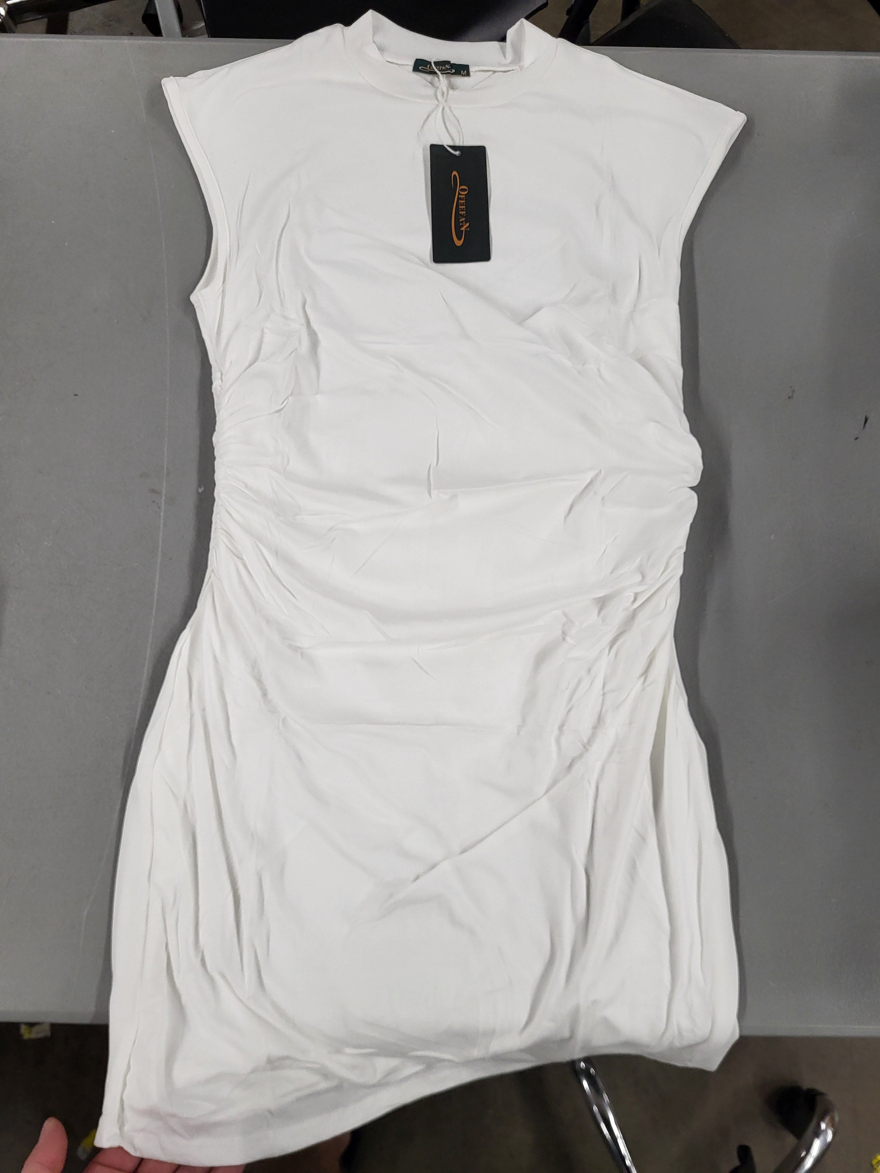Ofeefan White Sleveless Cocktail Dress (Size Medium)