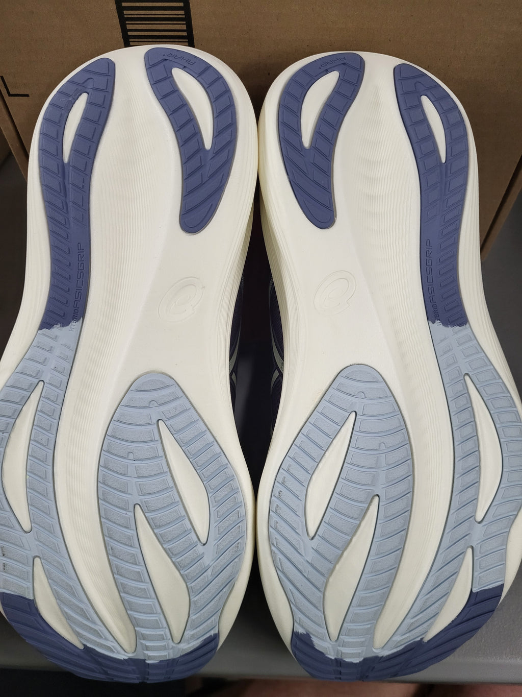 ASICS Nimbus 27 Running Shoes (Men's 11)