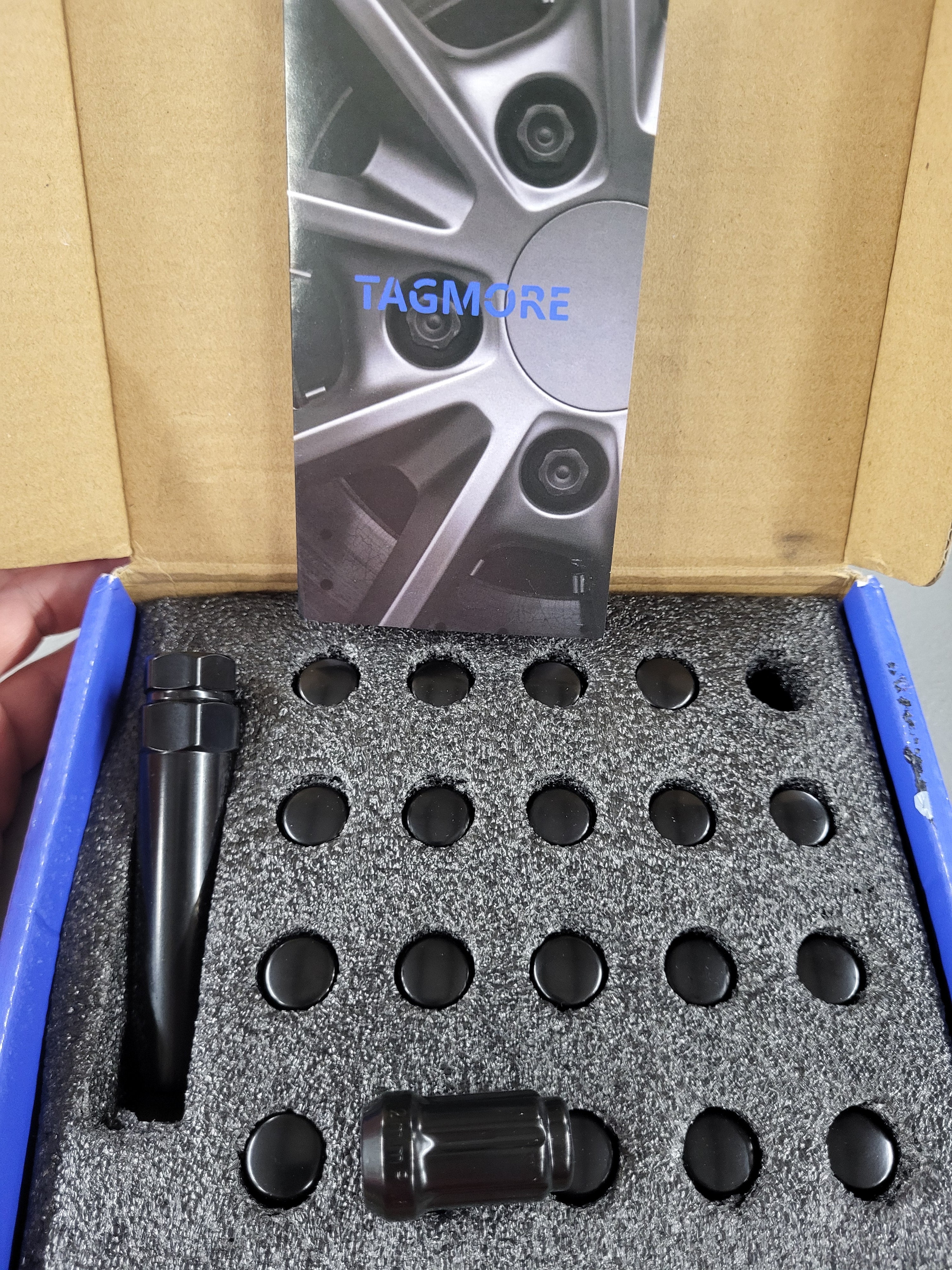 Tagmore M12x1.5 Spine Lug Nuts (20 Count w Lug Tool)