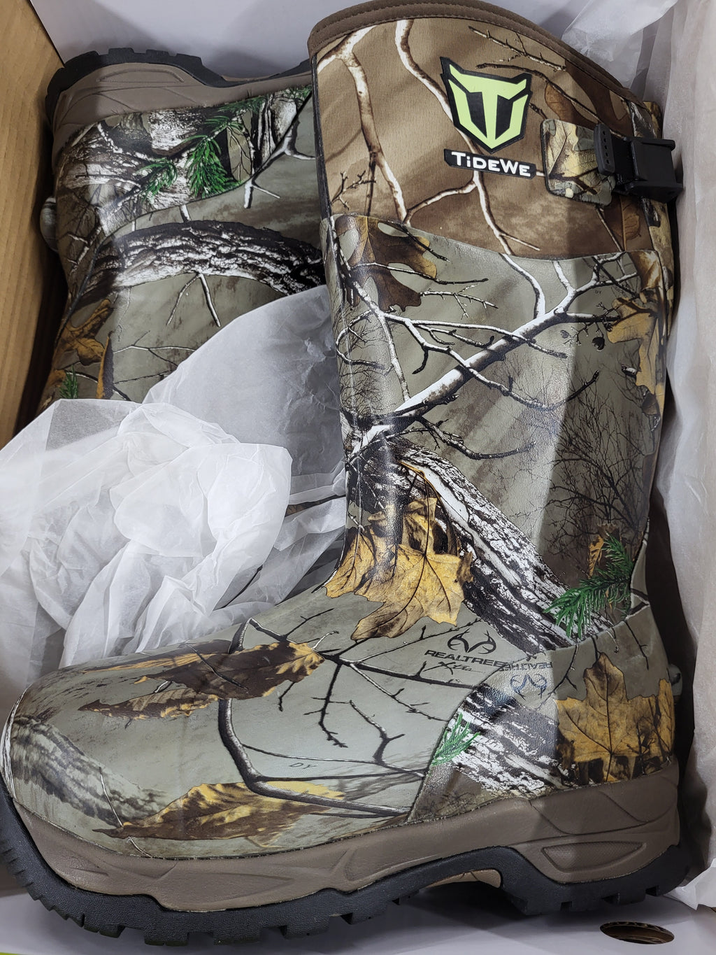Tidewe Insulated Camo Boots (Size 5)