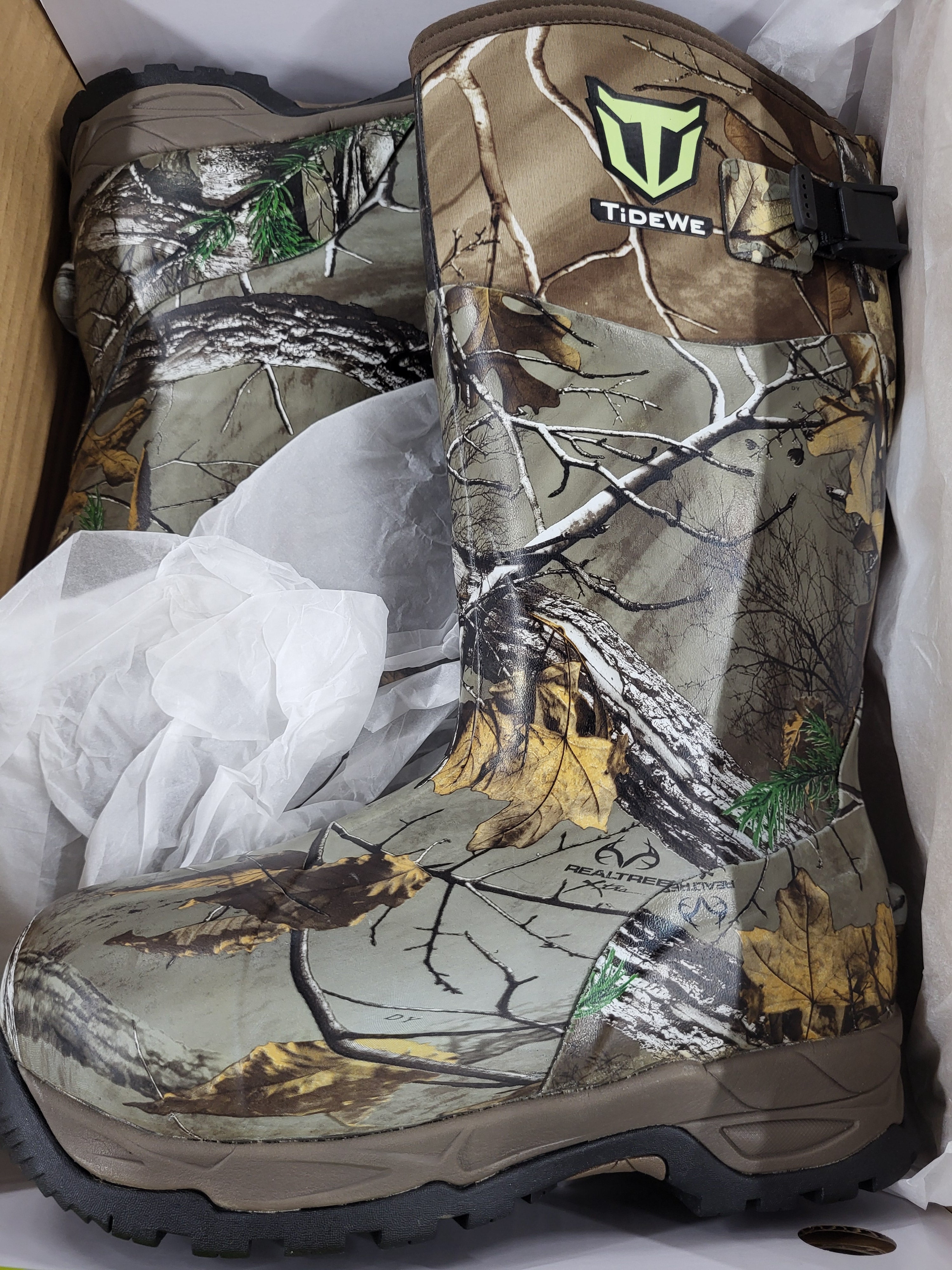 Tidewe Insulated Camo Boots (Size 5)