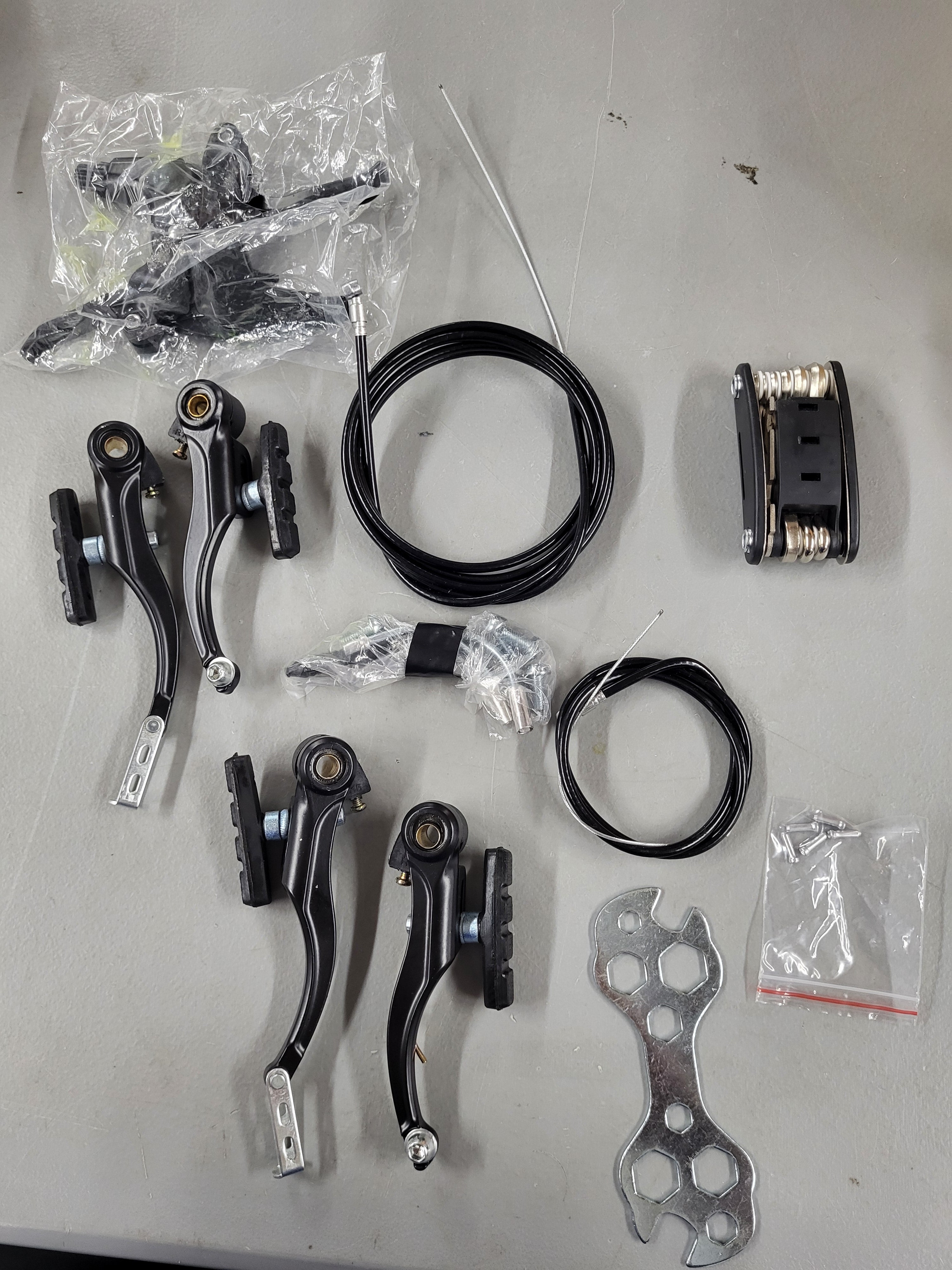 Qcdou Bike Brakes Set, V-Type Bicycle Brakes, Universal Front and Rear Bicycle Brakes, Bike Tools Set Includes Inner and Outer Callipers Cables Lever Kit, Multi-Tool Wrenches(Black)