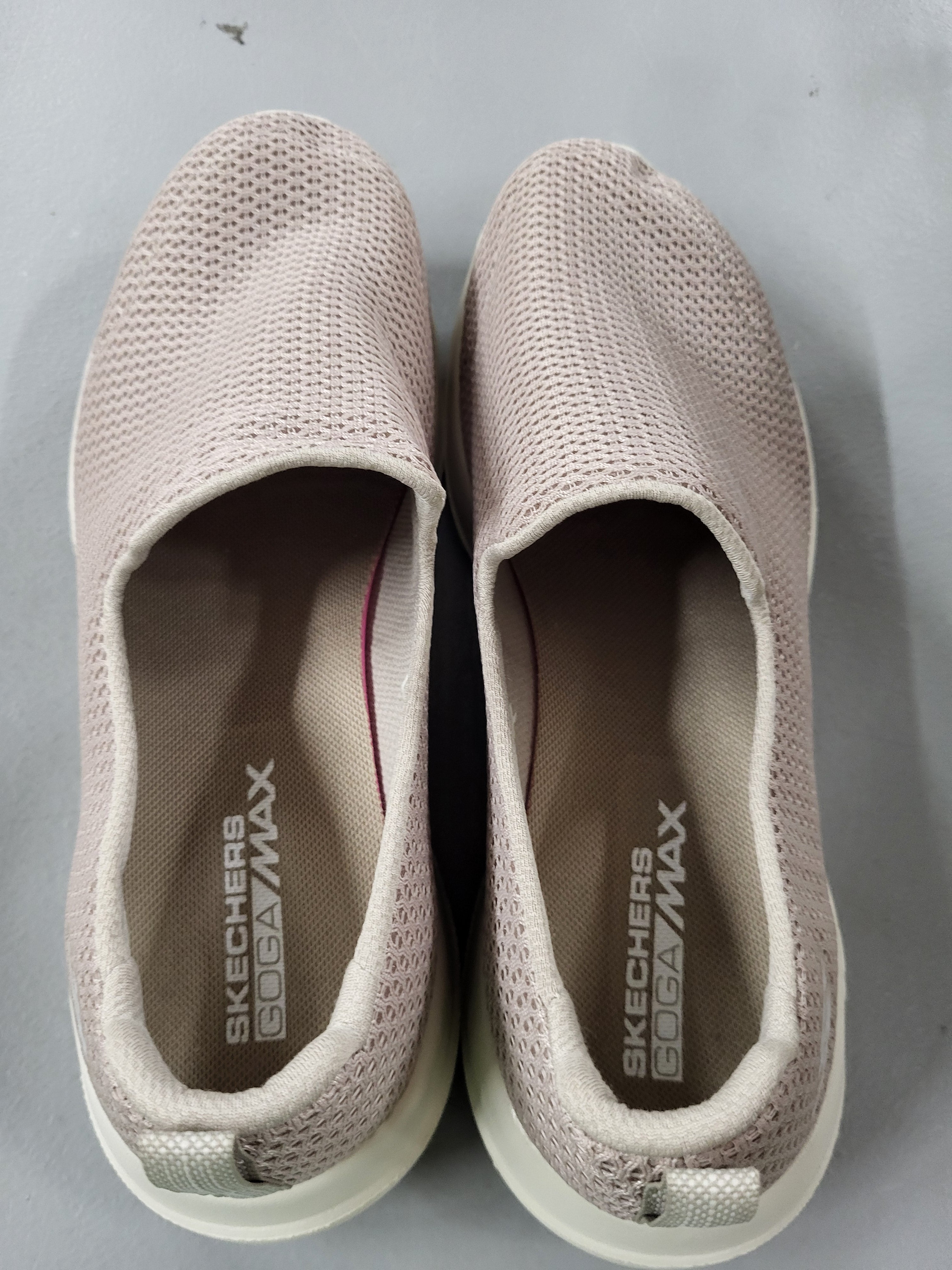 Skechers Women's Go Walk Joy Sneaker, Taupe, (Size 8)