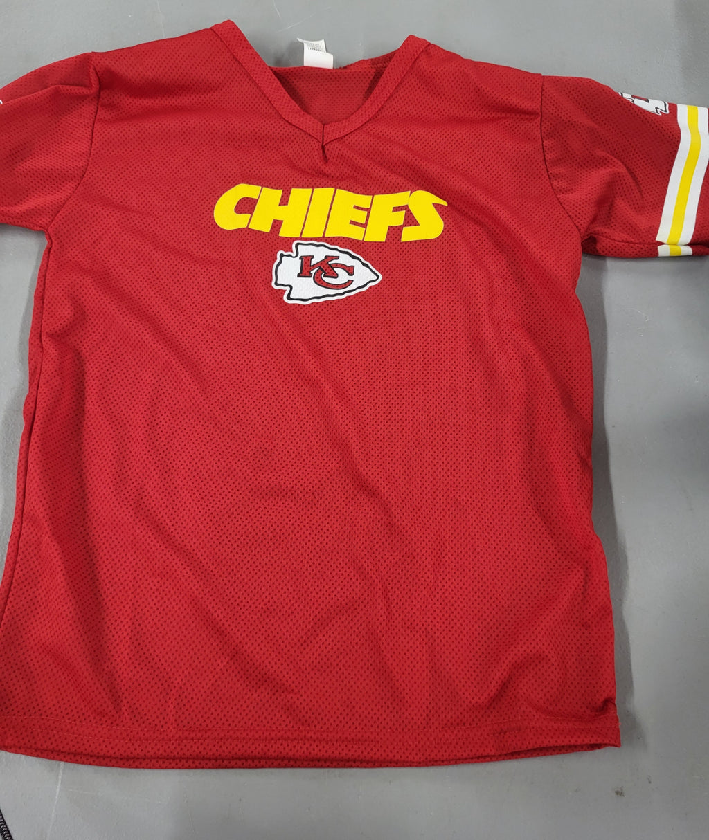 Franklin Chiefs Youth Football Uniform (Size Medium, has been worn see pictures, missing number 1 and 5 iron on patch and chin strap)