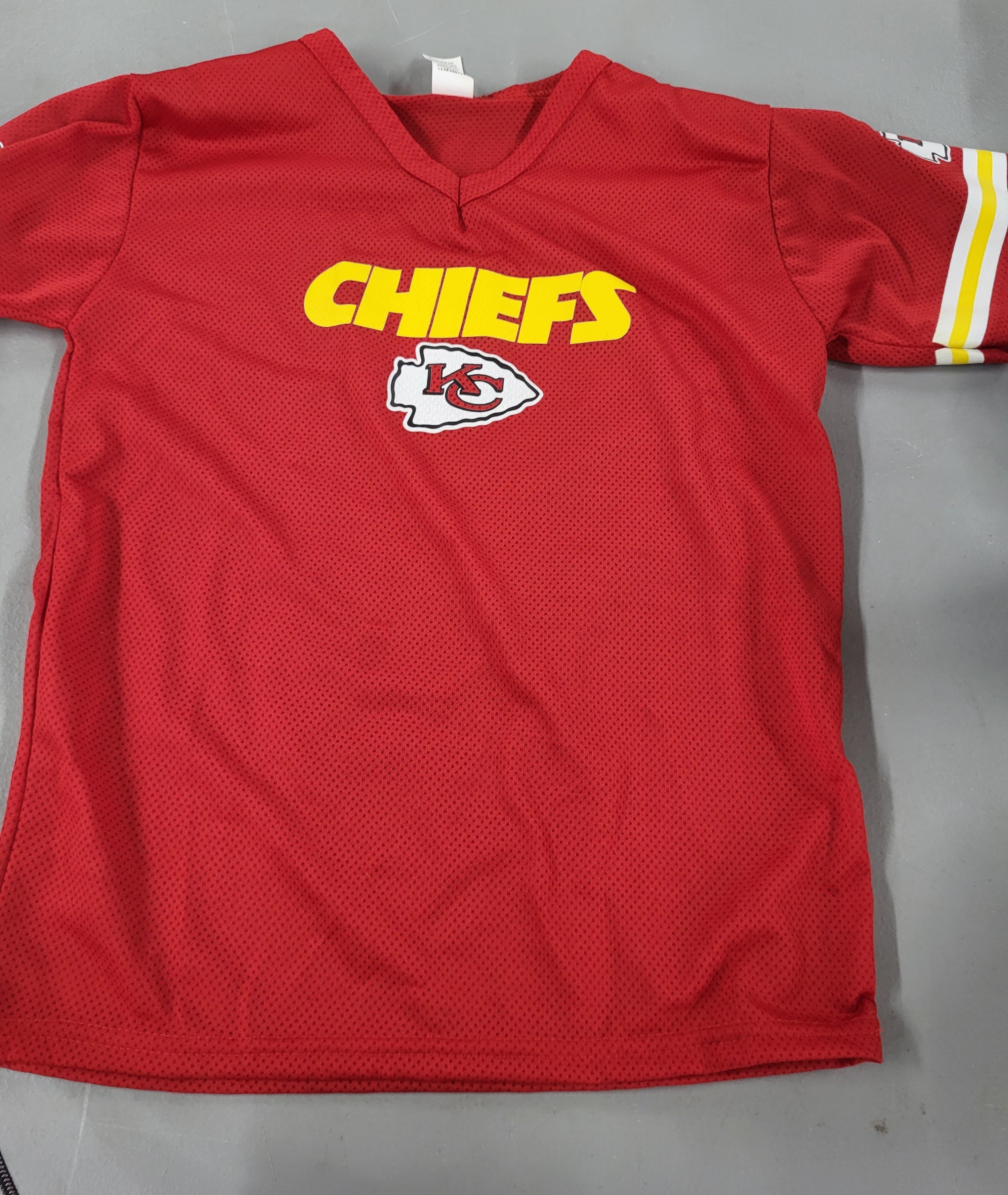 Franklin Chiefs Youth Football Uniform (Size Medium, has been worn see pictures, missing number 1 and 5 iron on patch and chin strap)